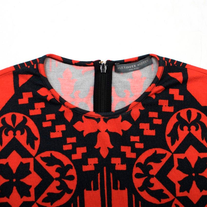 Women's Alexander McQueen Red and Black Abstract Print Dress US 0-2