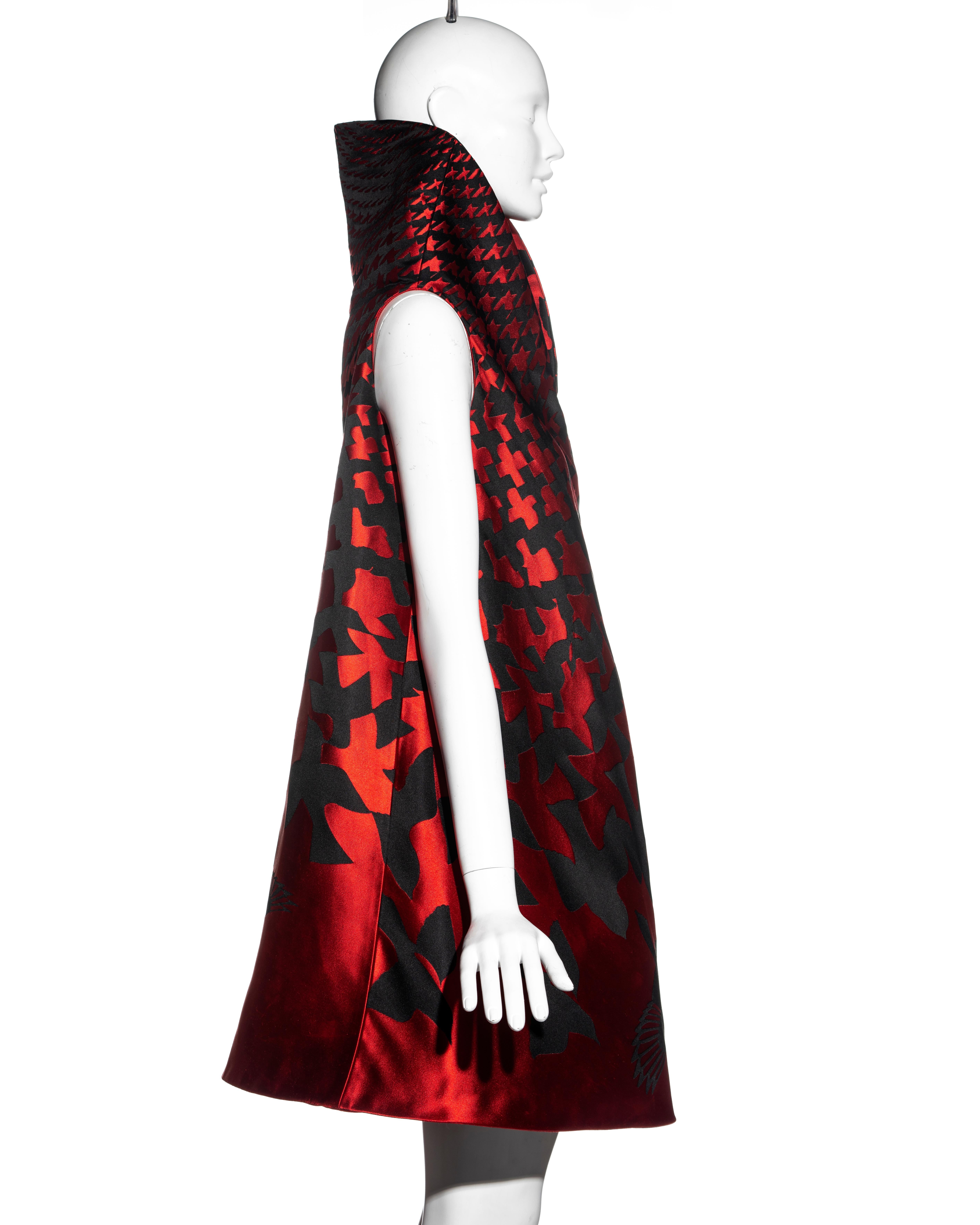 Alexander McQueen red and black silk jacquard a-line evening dress, fw 2009 5