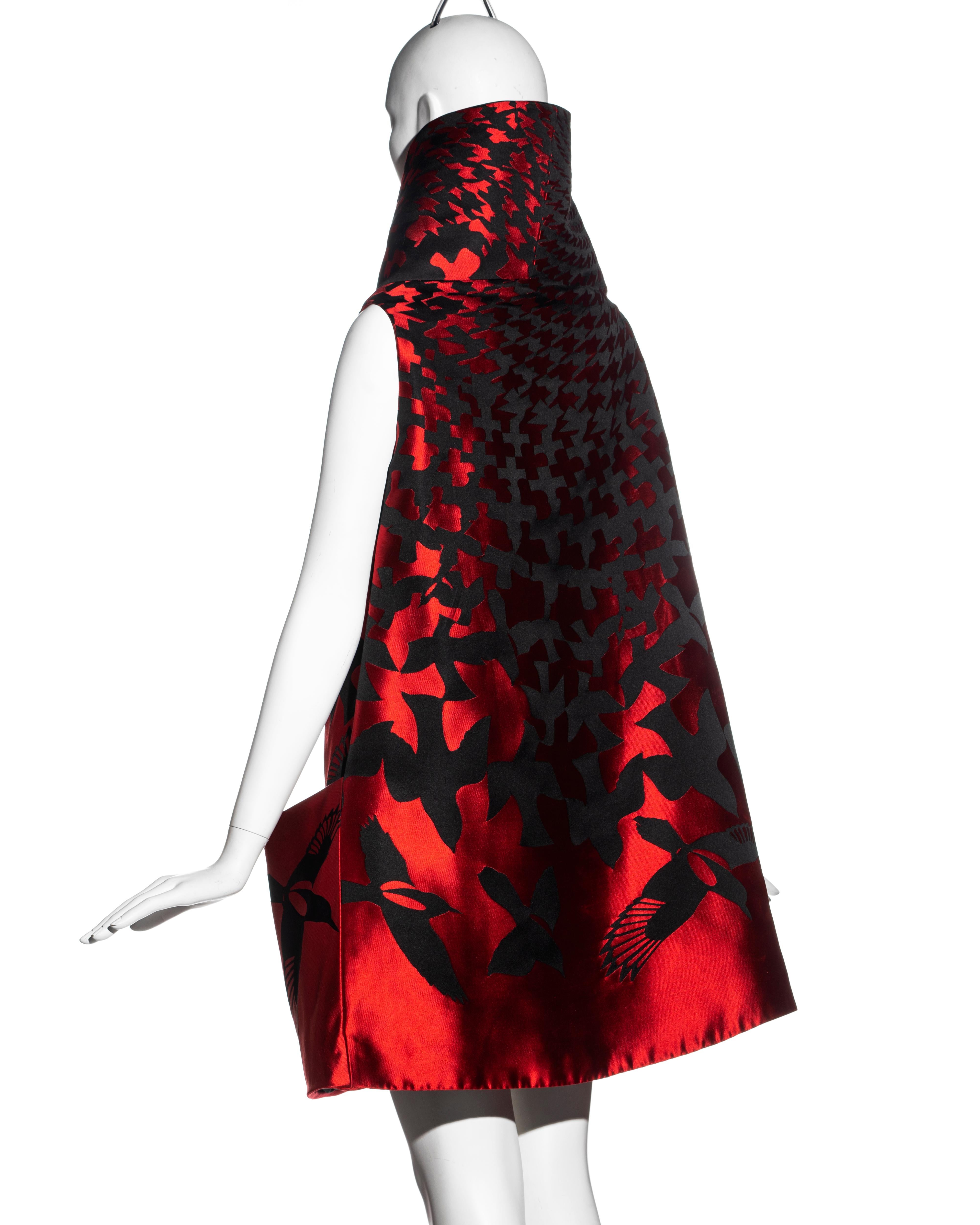 Alexander McQueen red and black silk jacquard a-line evening dress, fw 2009 8