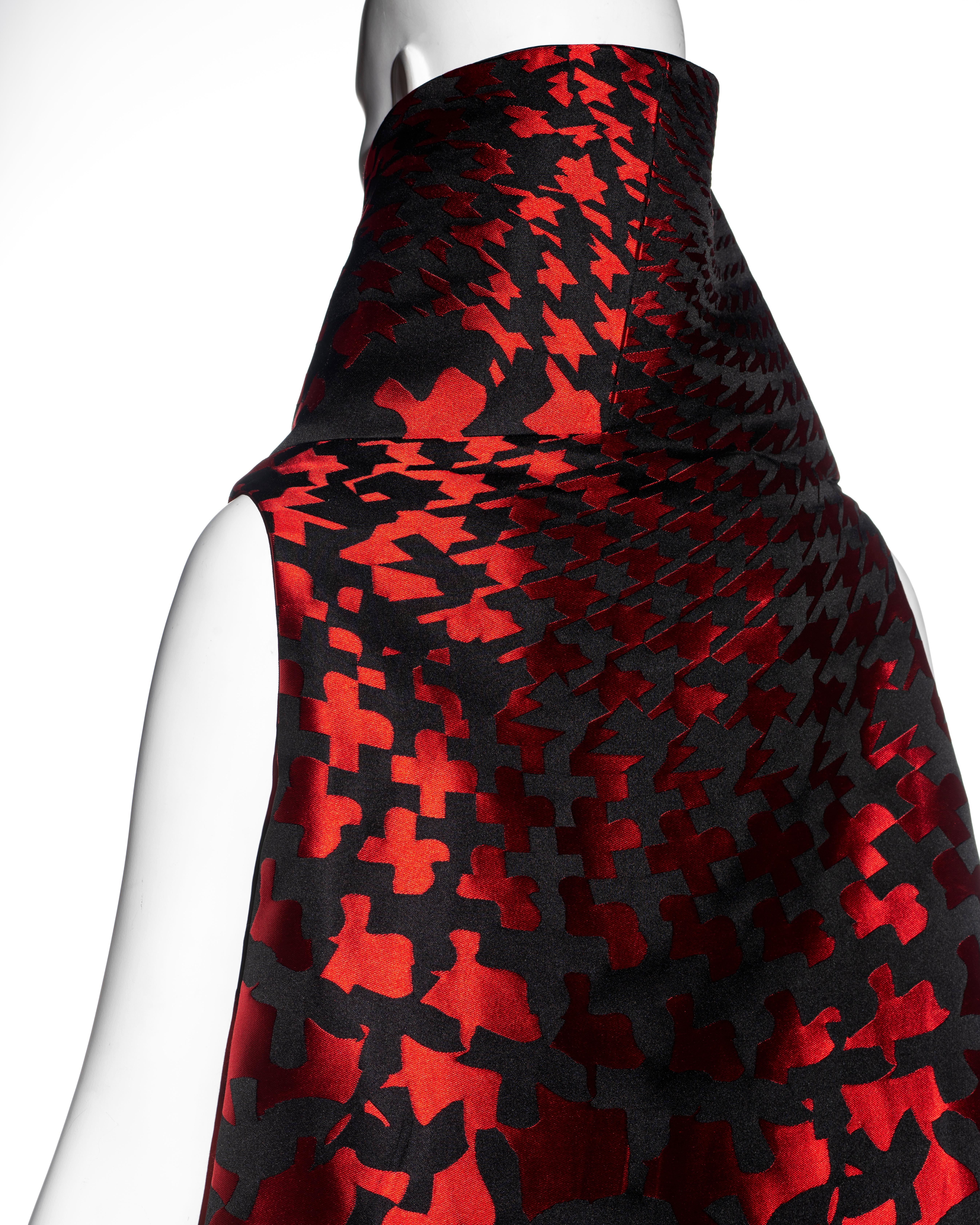 Alexander McQueen red and black silk jacquard a-line evening dress, fw 2009 9
