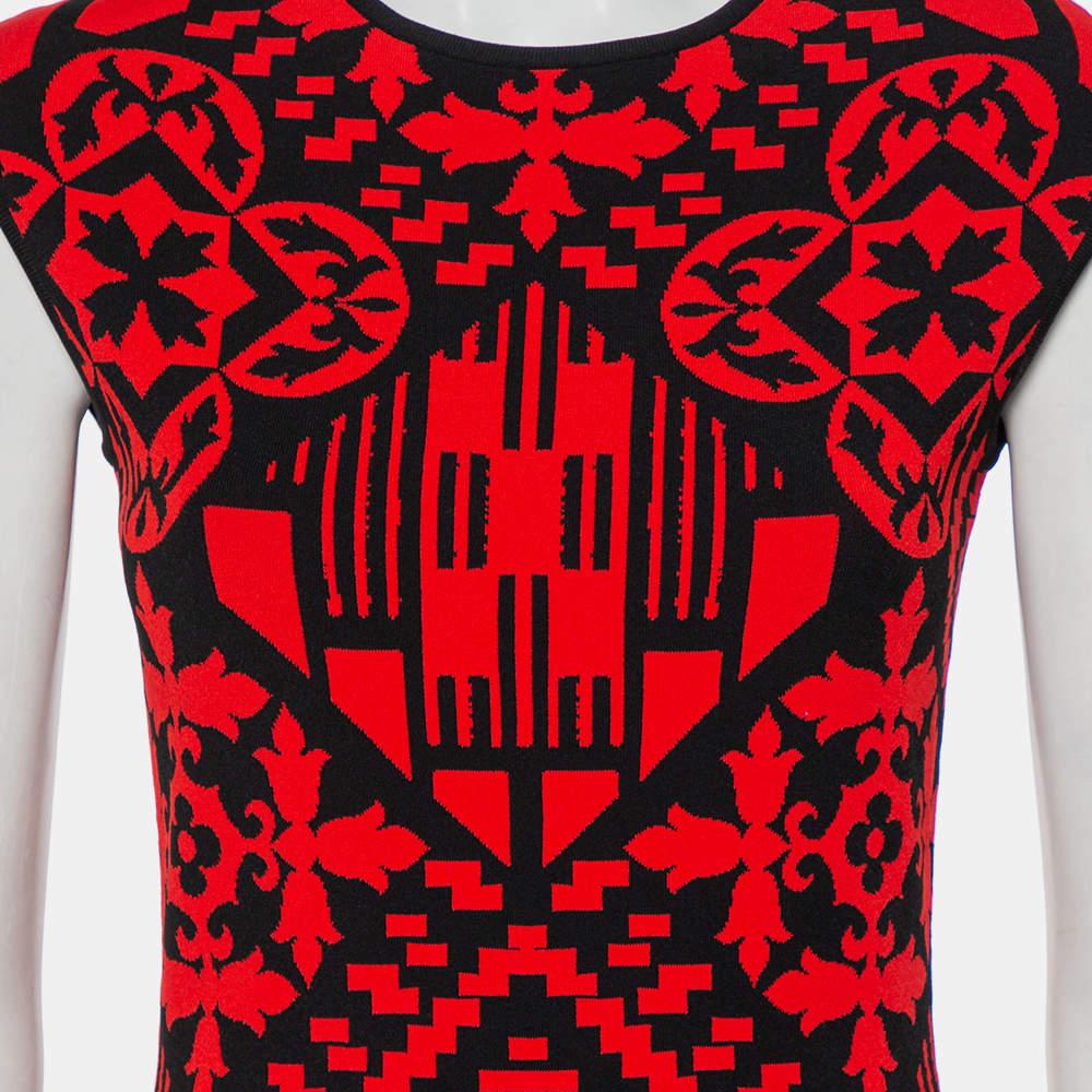 Alexander McQueen Red & Black Jacquard Knit Sheath Dress M For Sale 1