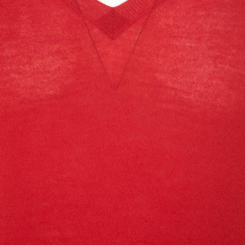 Alexander McQueen Red Cashmere Jacquard Skull Detail V Neck Sweater L In Good Condition In Dubai, Al Qouz 2