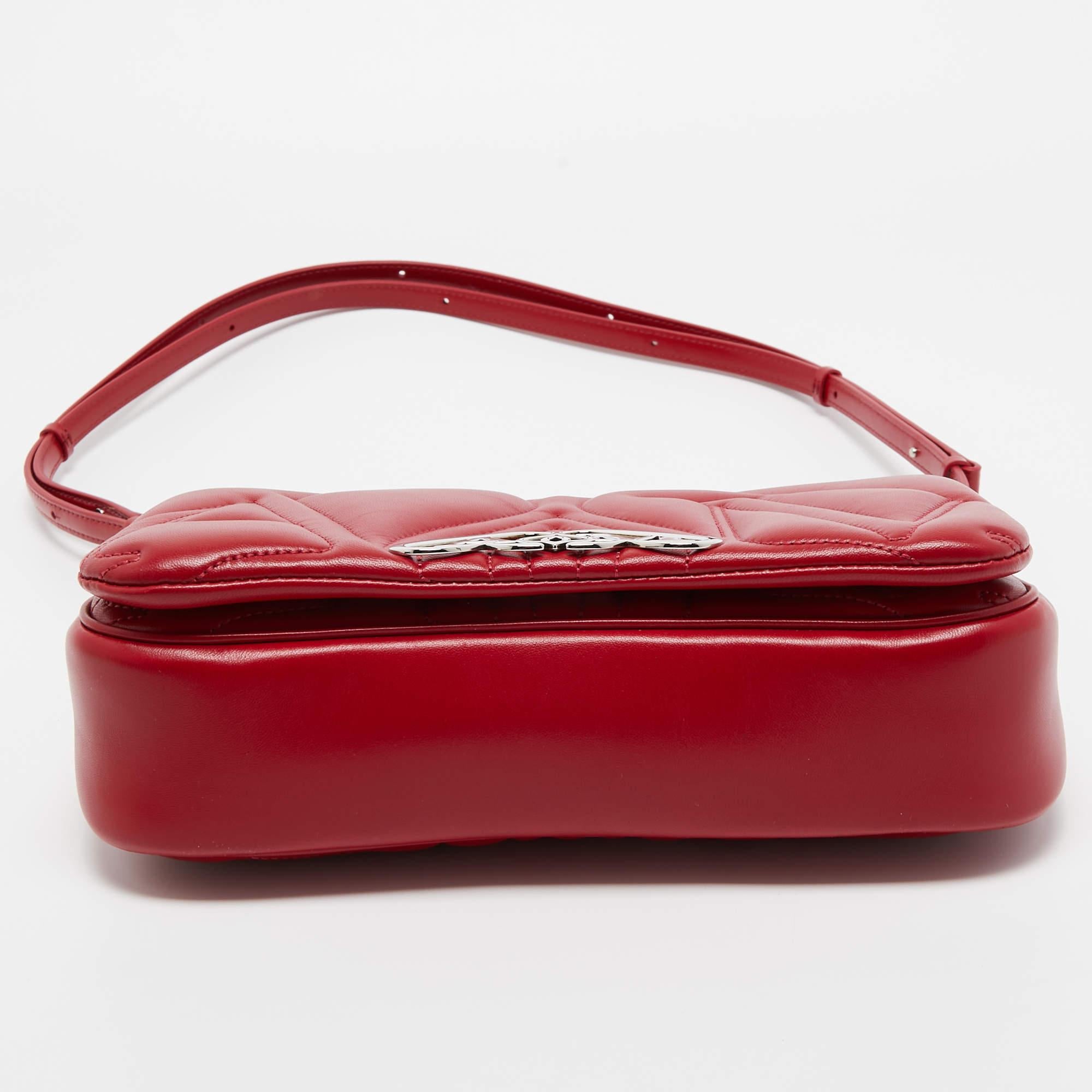 Alexander McQueen Red Embossed Leather The Seal Shoulder Bag For Sale 2