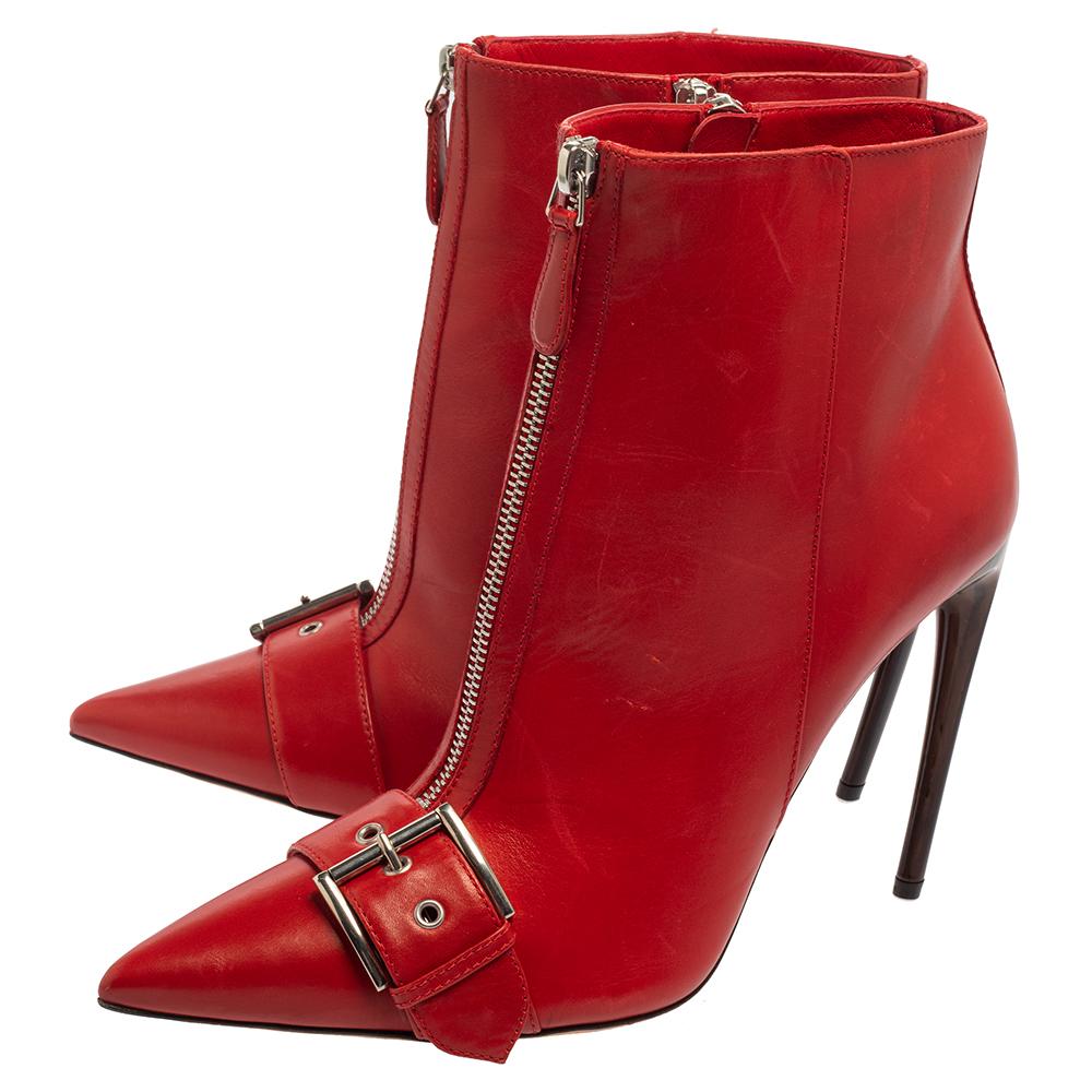 Alexander McQueen Red Leather Ankle Length Boots Size 41 In Good Condition In Dubai, Al Qouz 2