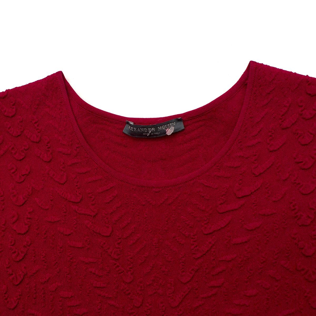 Alexander McQueen red matelasse-knit dress US 10 In Good Condition For Sale In London, GB