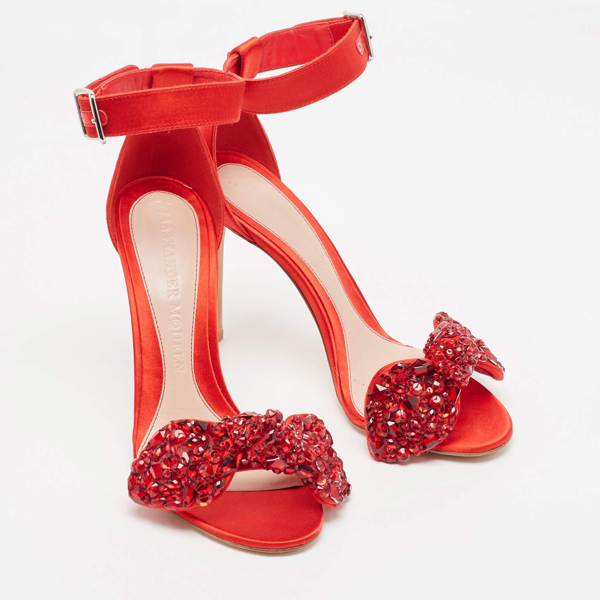 Alexander McQueen Red Satin Embellished Jewel Bow Ankle Strap Sandals Size 37 In Excellent Condition In Dubai, Al Qouz 2