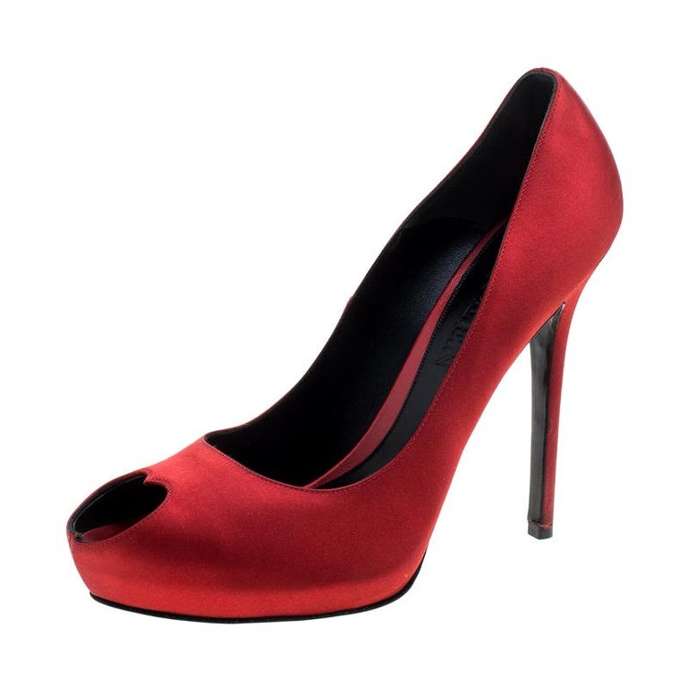 Alexander McQueen Red Satin Heart Peep Toe Pumps Size 41 For Sale at ...