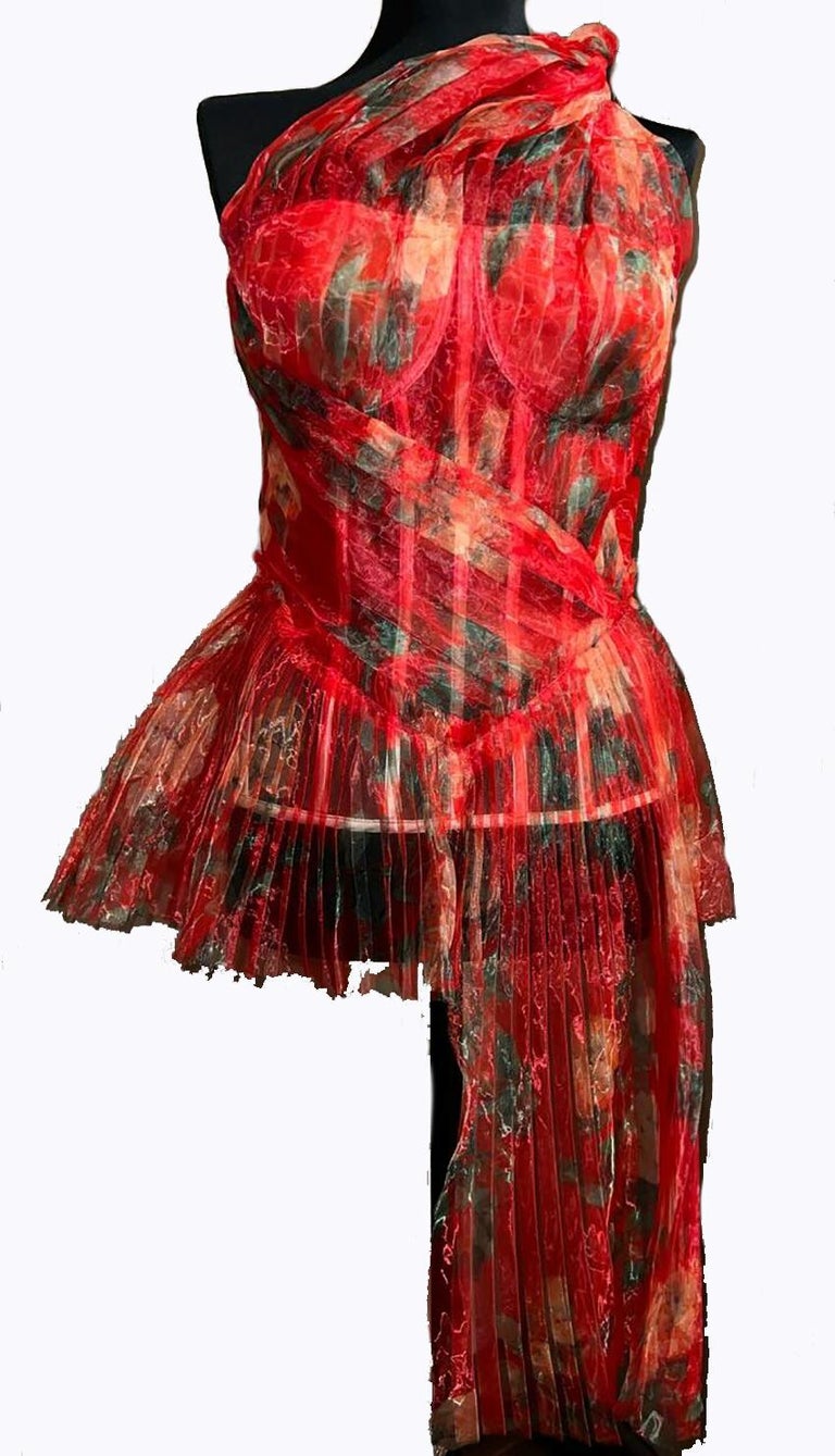 Women's ALEXANDER MCQUEEN RED SILK ASYMMETRIC TOP size 42 - 8 For Sale