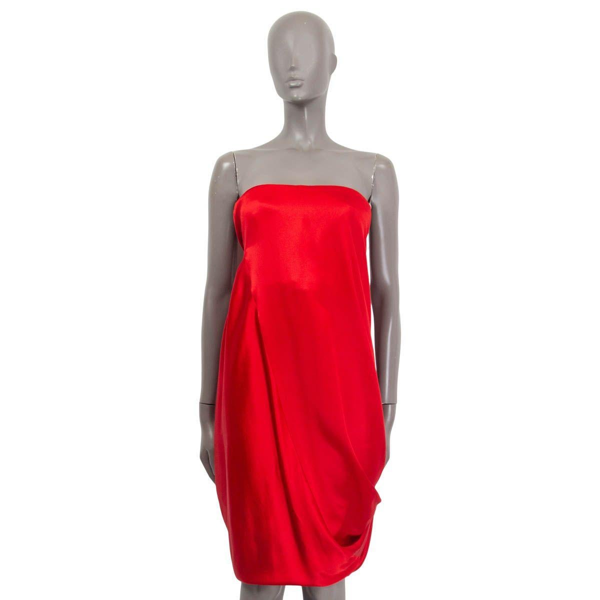 Red ALEXANDER MCQUEEN red silk DRAPED STRAPLESS COCKTAIL Dress 38 XS For Sale