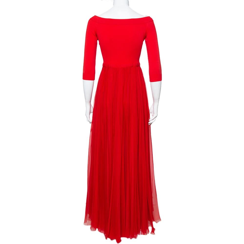 Subtle and chic, this stunning maxi dress from Alexander McQueen is will certainly make you feel like a diva. The flattering floor-sweeping length and impressive silhouette are the attributes that make this piece a must-have for women who prefer a