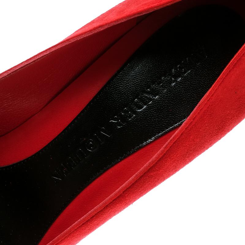 Alexander McQueen Red Suede Pointed Toe Pumps Size 39 1