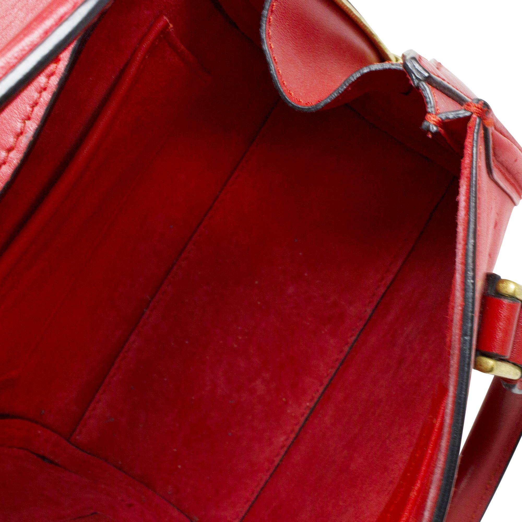 Alexander McQueen - Sac à main rouge à poignée supérieure en vente 1