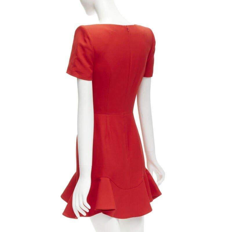 ALEXANDER MCQUEEN - Robe à ourlet volant à col tulipe en crêpe de laine rouge IT38 XS en vente 1