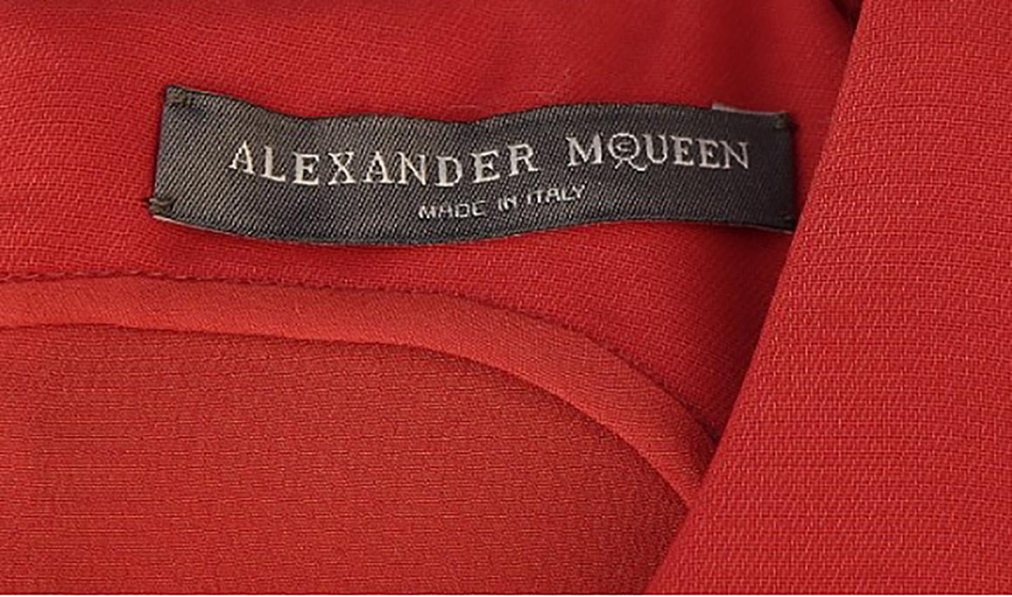 ALEXANDER McQueen RED WOOL DRESS size S In Excellent Condition In Montgomery, TX