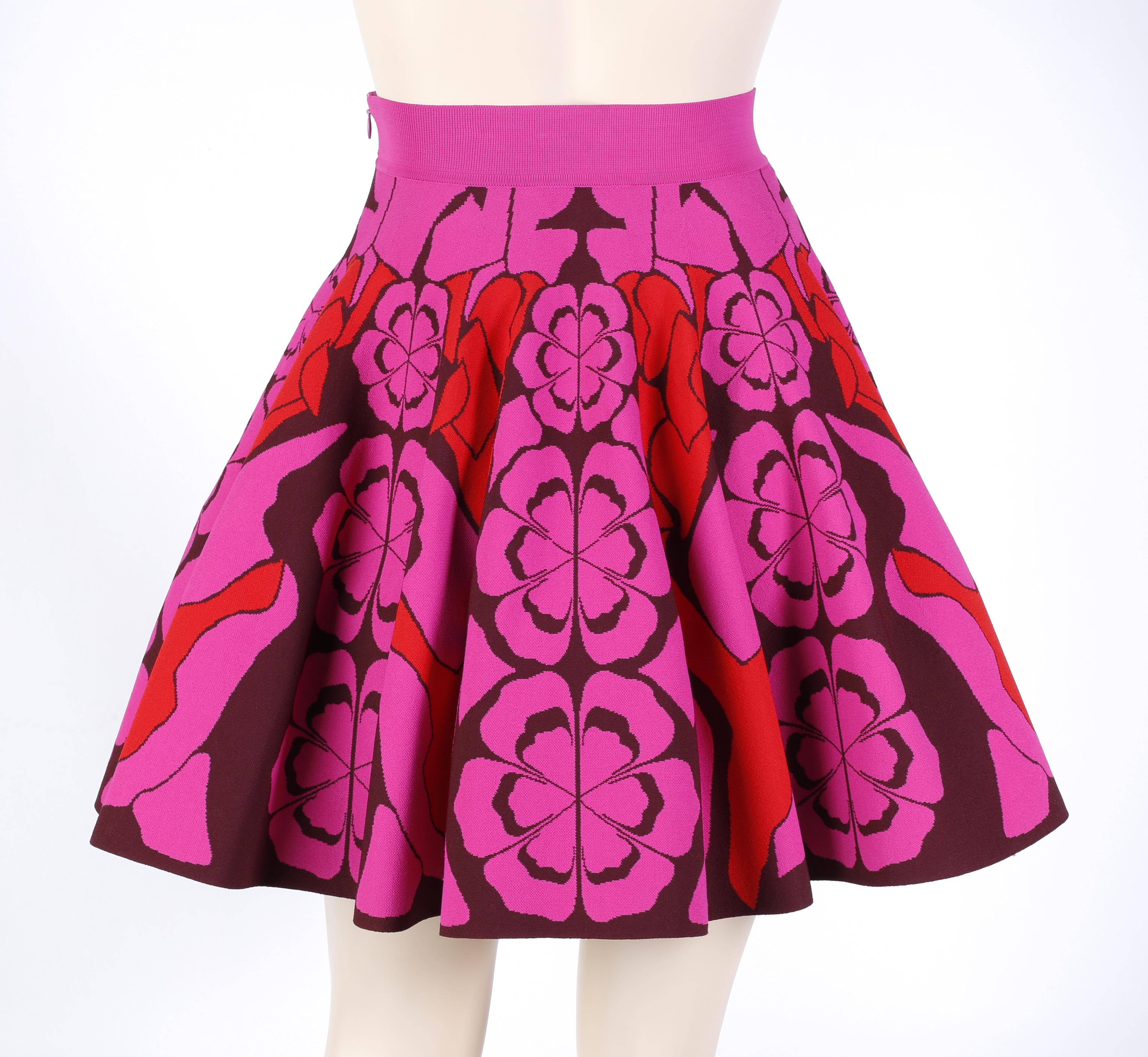 Alexander McQueen Resort 2015 Flower Kaleidoscope Pleated Flair Mini Skirt XS In Good Condition For Sale In Chicago, IL