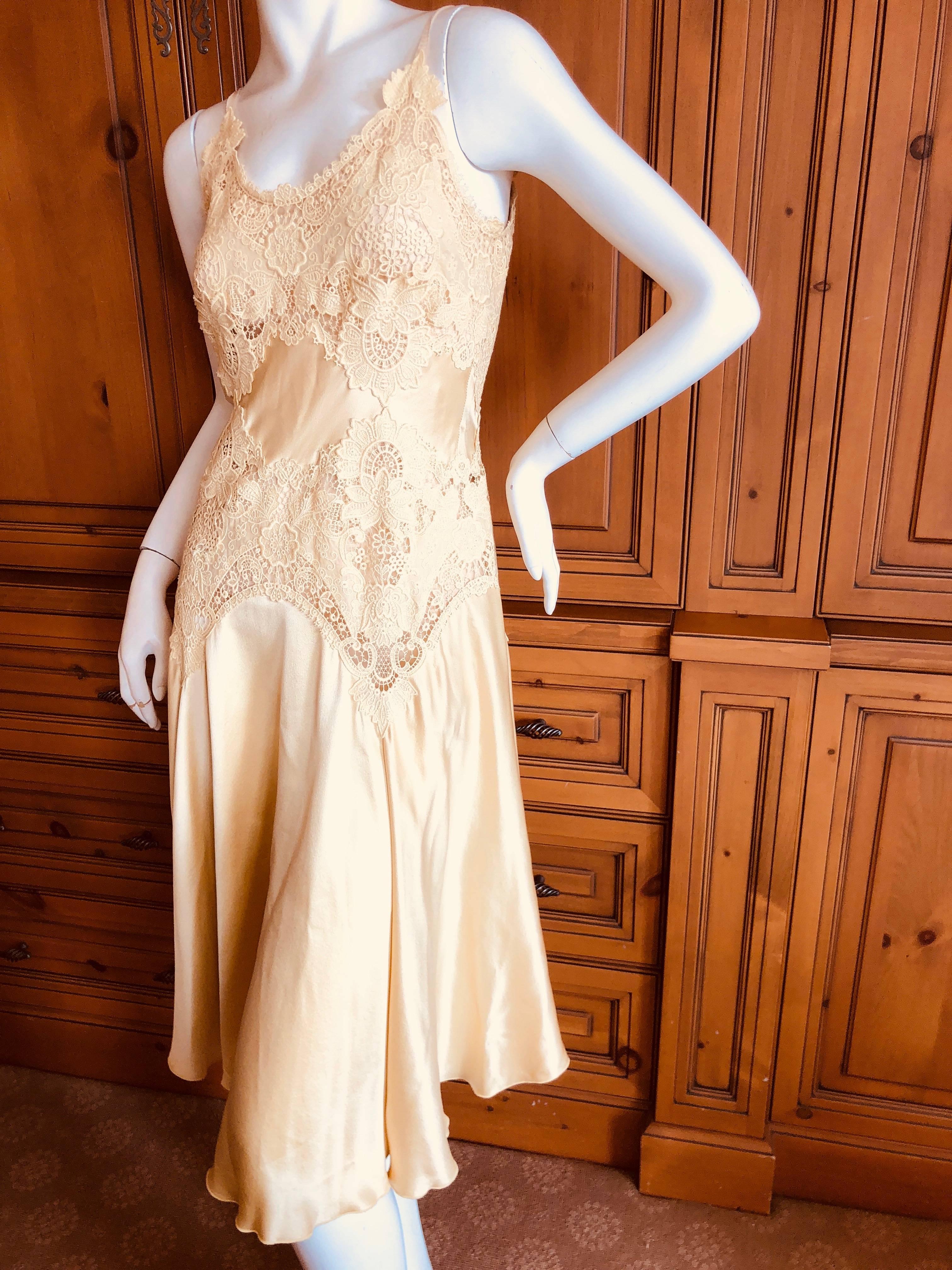 Alexander McQueen Romantic Butter Yellow Guipure Lace Dress 2004 For Sale 3
