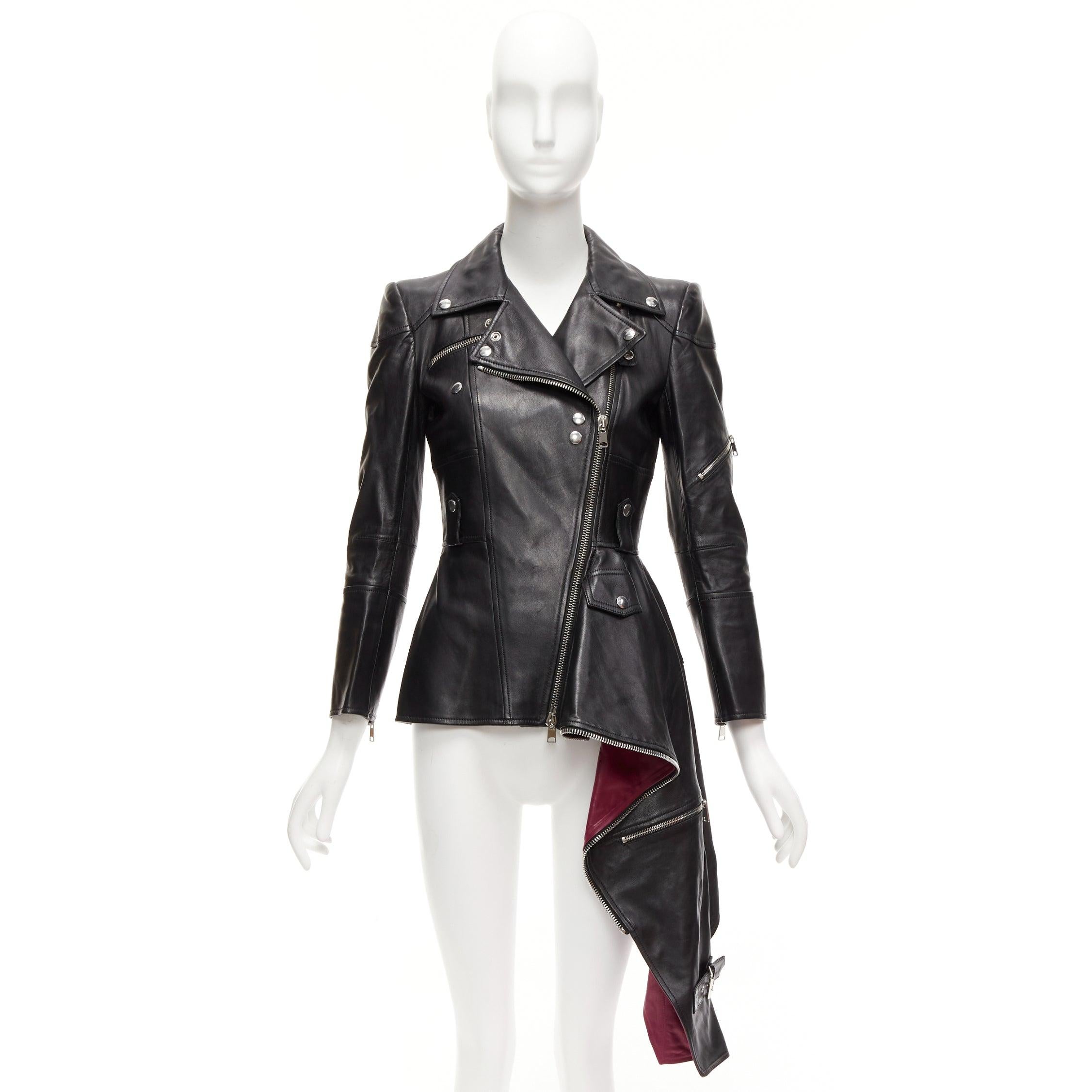 Alexander McQueen Giacca biker in pelle nera con zip e orlo asimmetrico IT38 XS in vendita 6