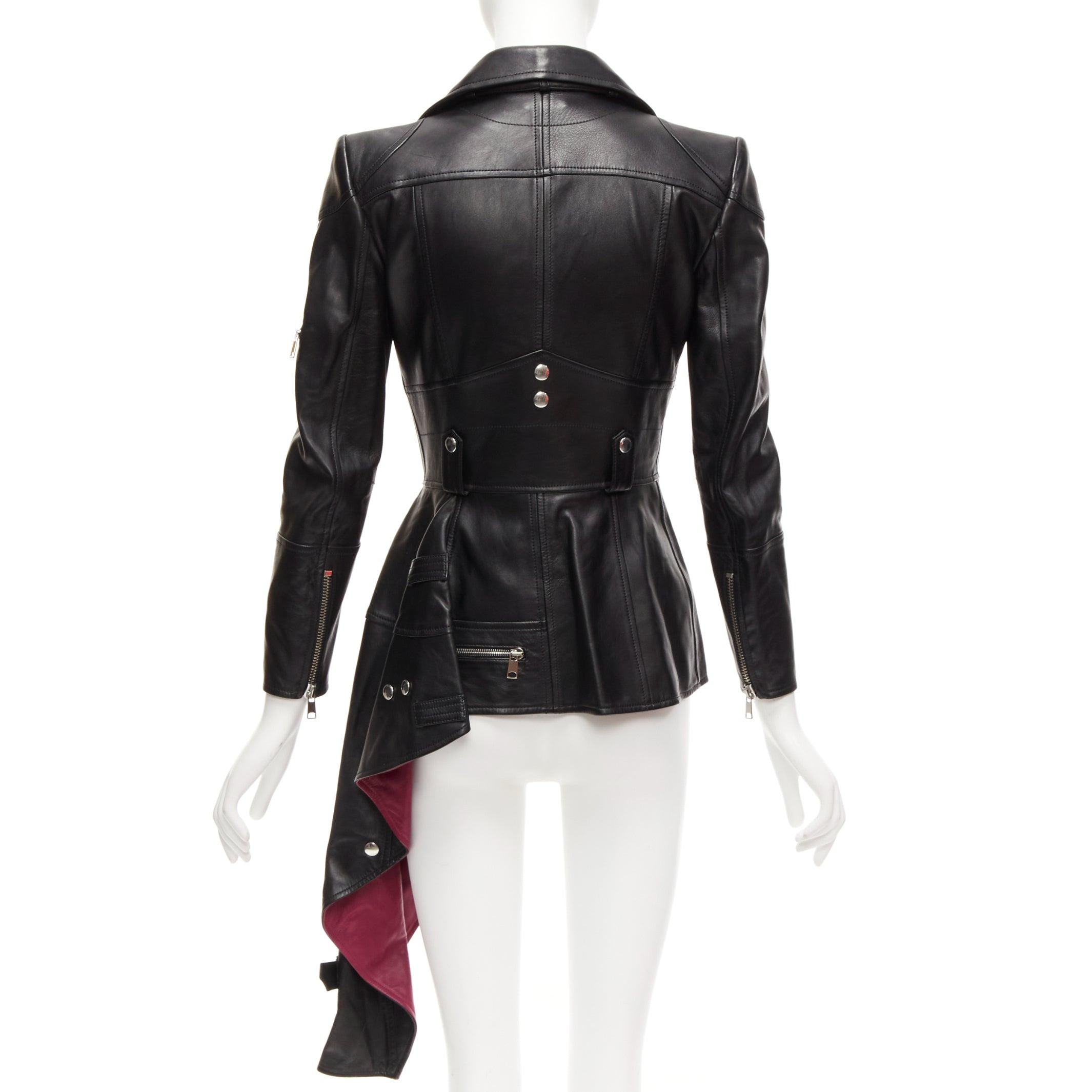 Alexander McQueen Giacca biker in pelle nera con zip e orlo asimmetrico IT38 XS in vendita 1