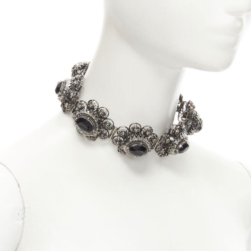 ALEXANDER MCQUEEN Runway Rose Choker gunmetal silver black jewel choker necklace In Excellent Condition For Sale In Hong Kong, NT