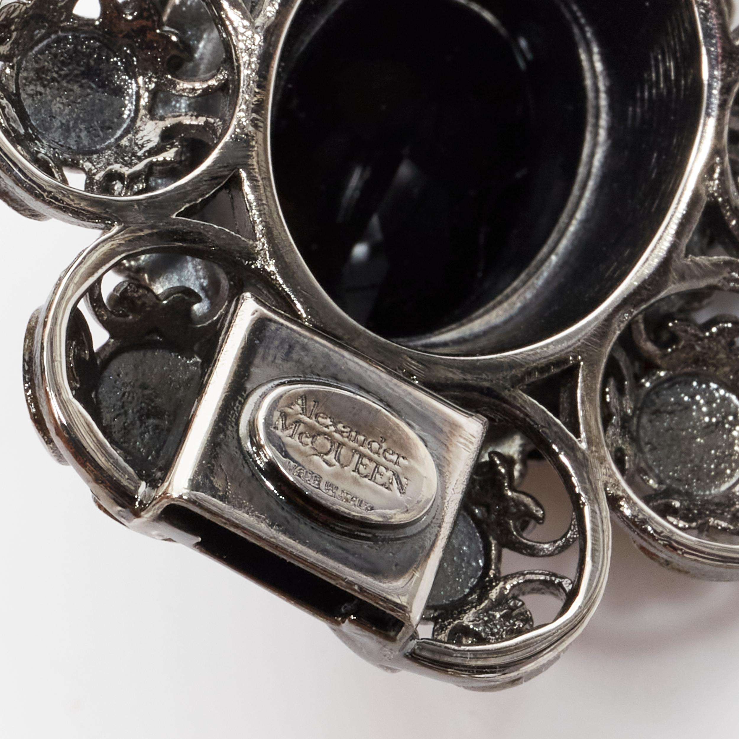 ALEXANDER MCQUEEN Laufsteg Rose Choker Halskette aus Rotguss-Silber mit schwarzem Juwelen im Angebot 3