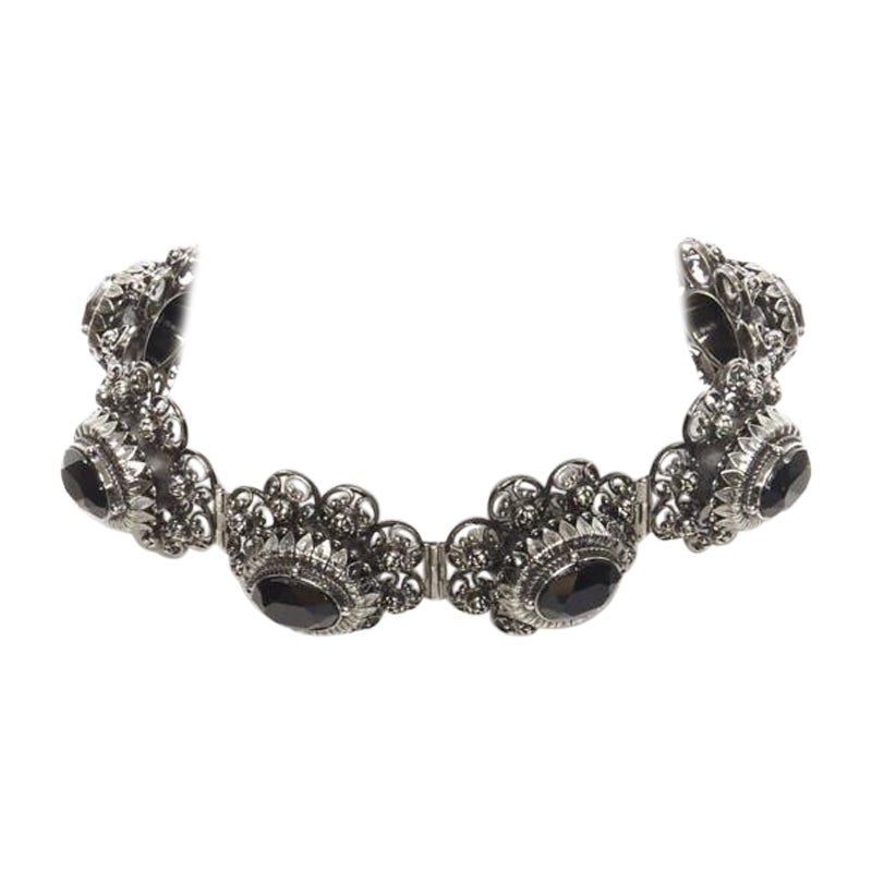 ALEXANDER MCQUEEN - Collier ras de cou Runway Rose - Collier ras de cou en métal argenté et noir avec bijoux en vente