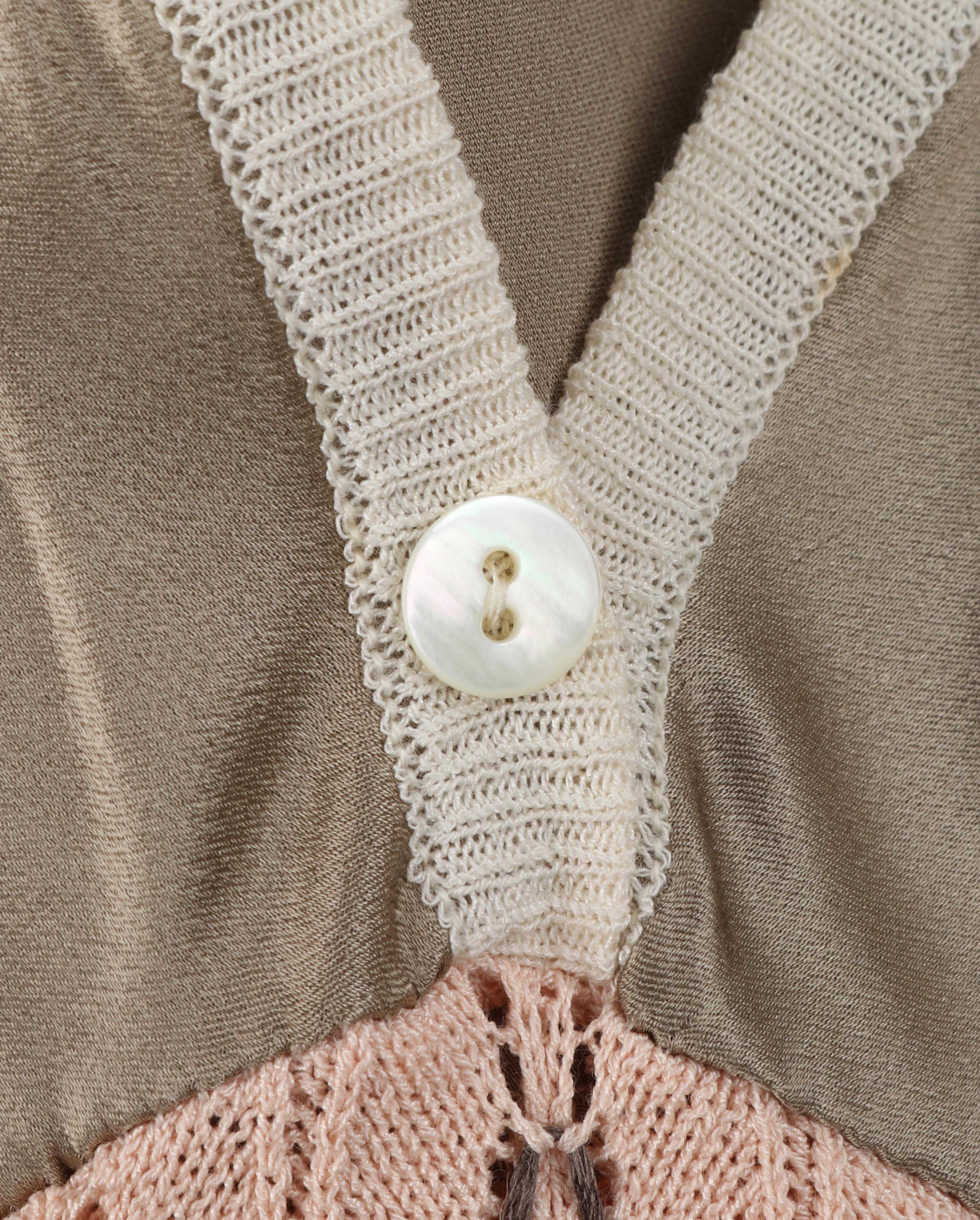 Women's  ALEXANDER McQUEEN S/S 1995 “The Birds” Pink Bronze Silk Satin Knit V Neck Top For Sale