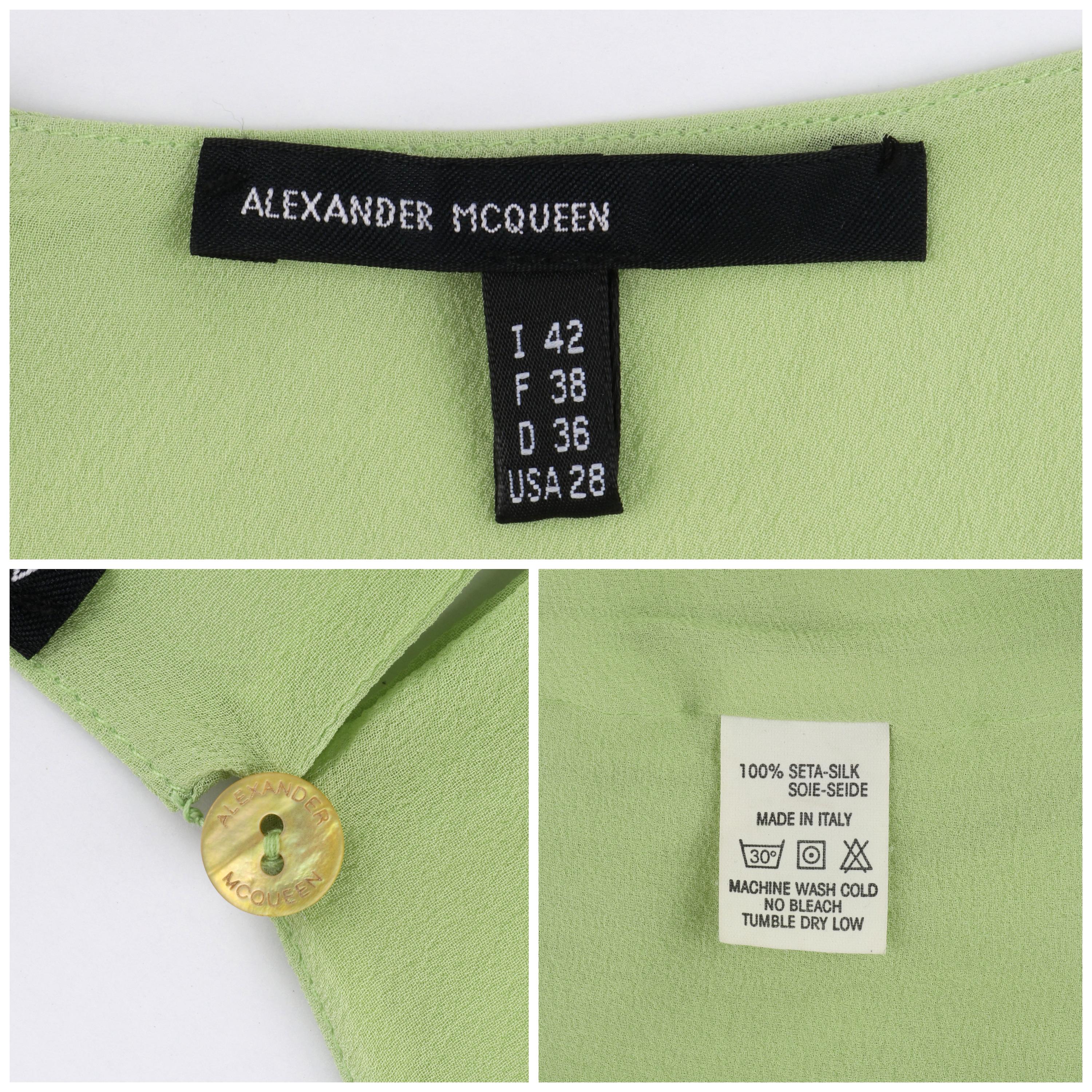 ALEXANDER MCQUEEN F/S 1996 Chartreuse gerafftes, gestuftes, plissiertes Sonnenkleid mit V-Ausschnitt  im Angebot 4