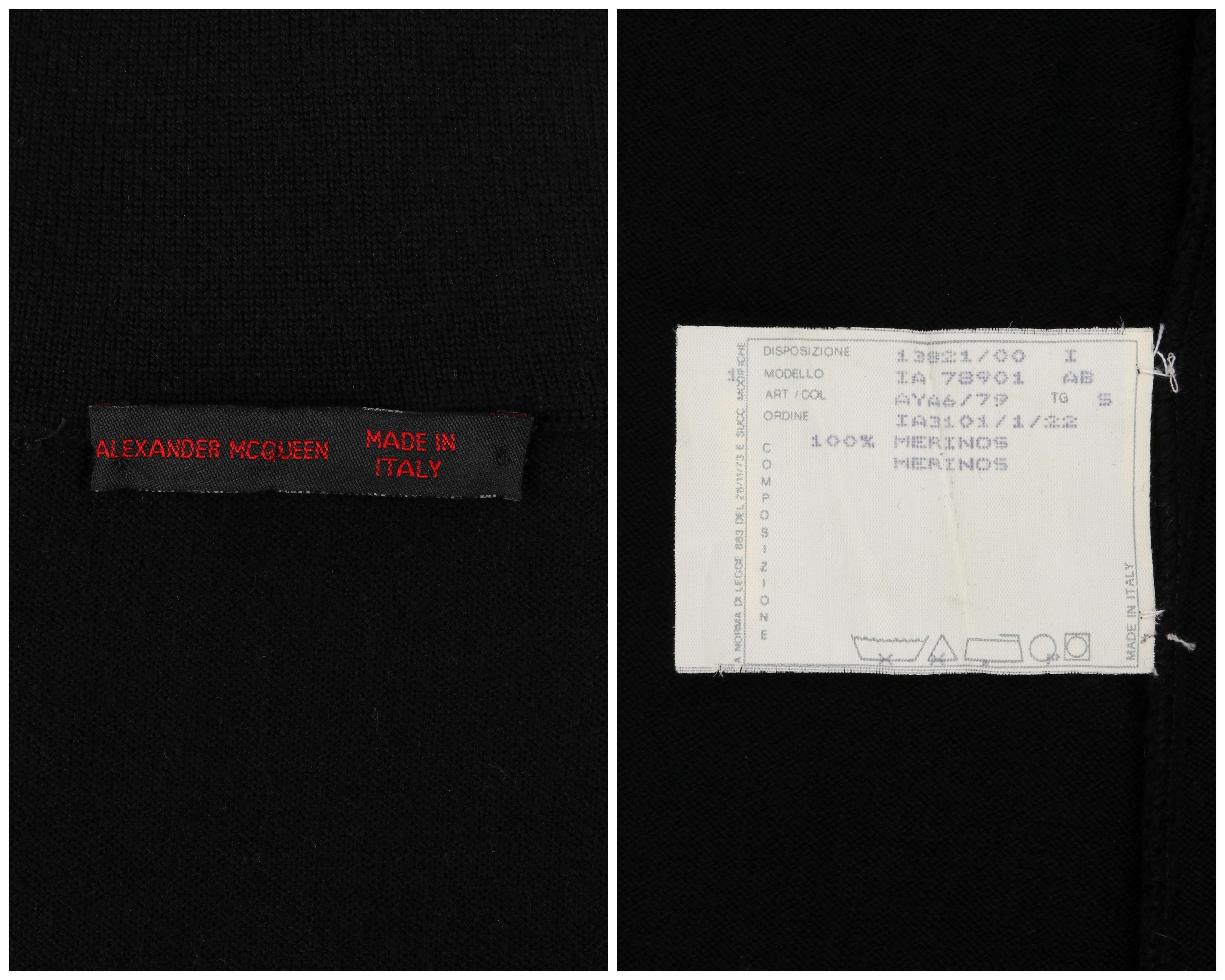 ALEXANDER McQUEEN S/S 1997 - La Poupée - Robe de cocktail en laine noire à découpes avec effet d'illusion en vente 6