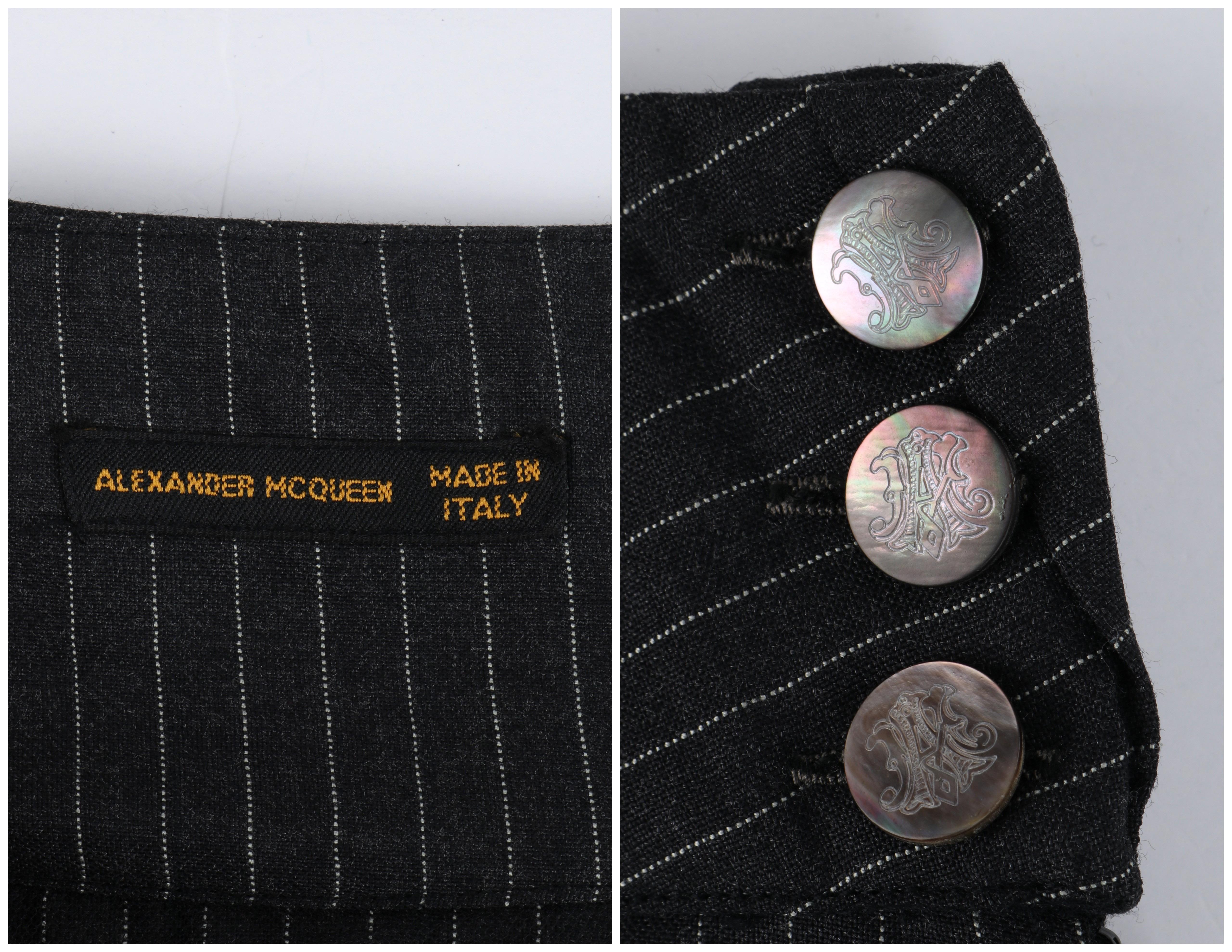 ALEXANDER McQUEEN S/S 1999 - Mini-jupe plissée en dentelle à rayures à la taille « N°13 » en vente 6