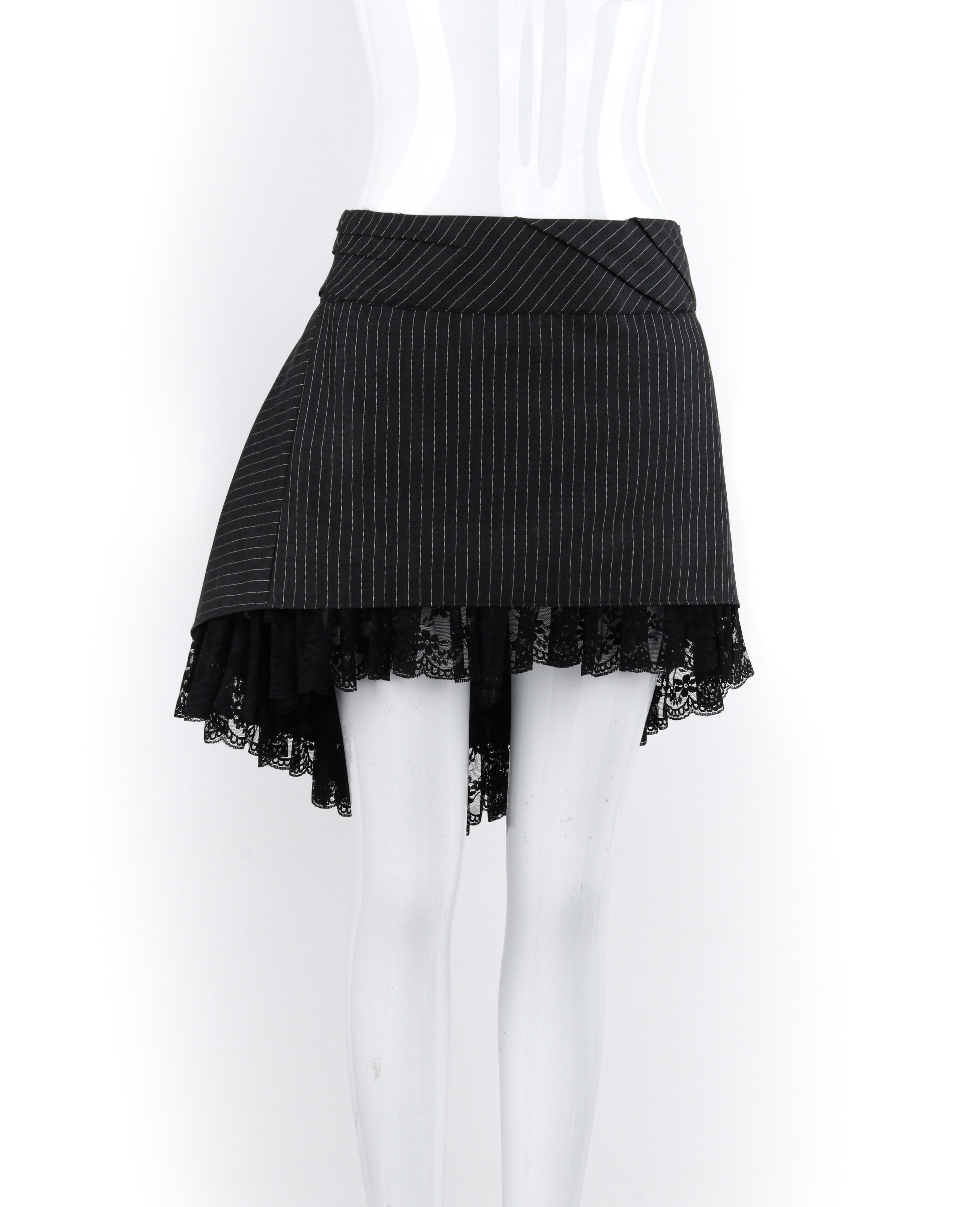 ALEXANDER McQUEEN S/S 1999 - Mini-jupe plissée en dentelle à rayures à la taille « N°13 » Pour femmes en vente