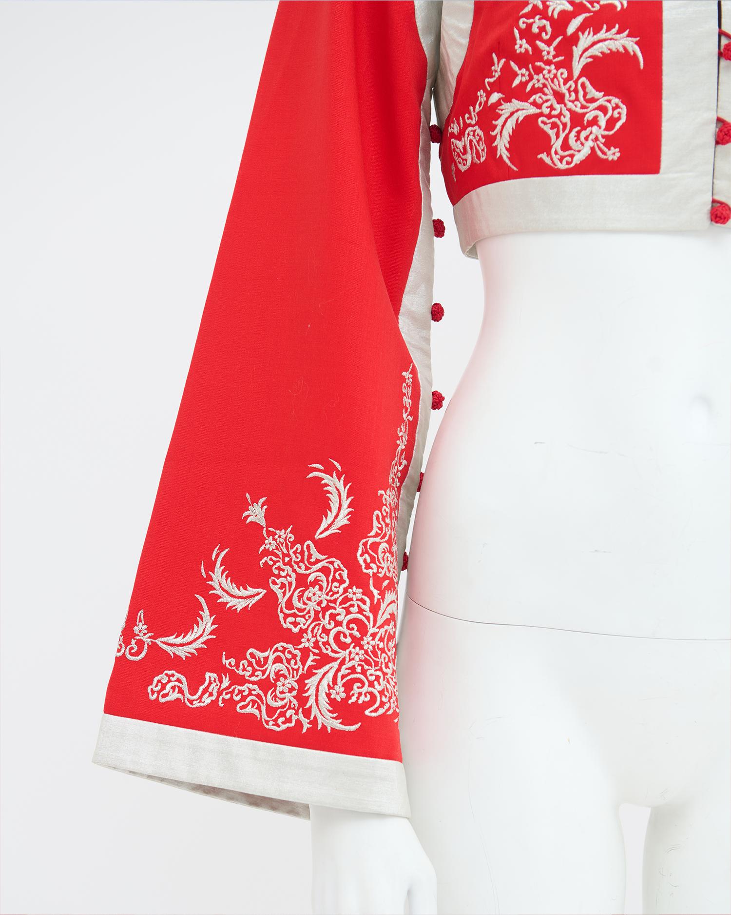 Donna Alexander McQueen S/S 2000 “Eye” Collection Silk Red Cropped Kimono Bolero in vendita