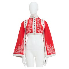 Alexander McQueen Colección S/S 2000 'Eye' Bolero de seda rojo con kimono recortado