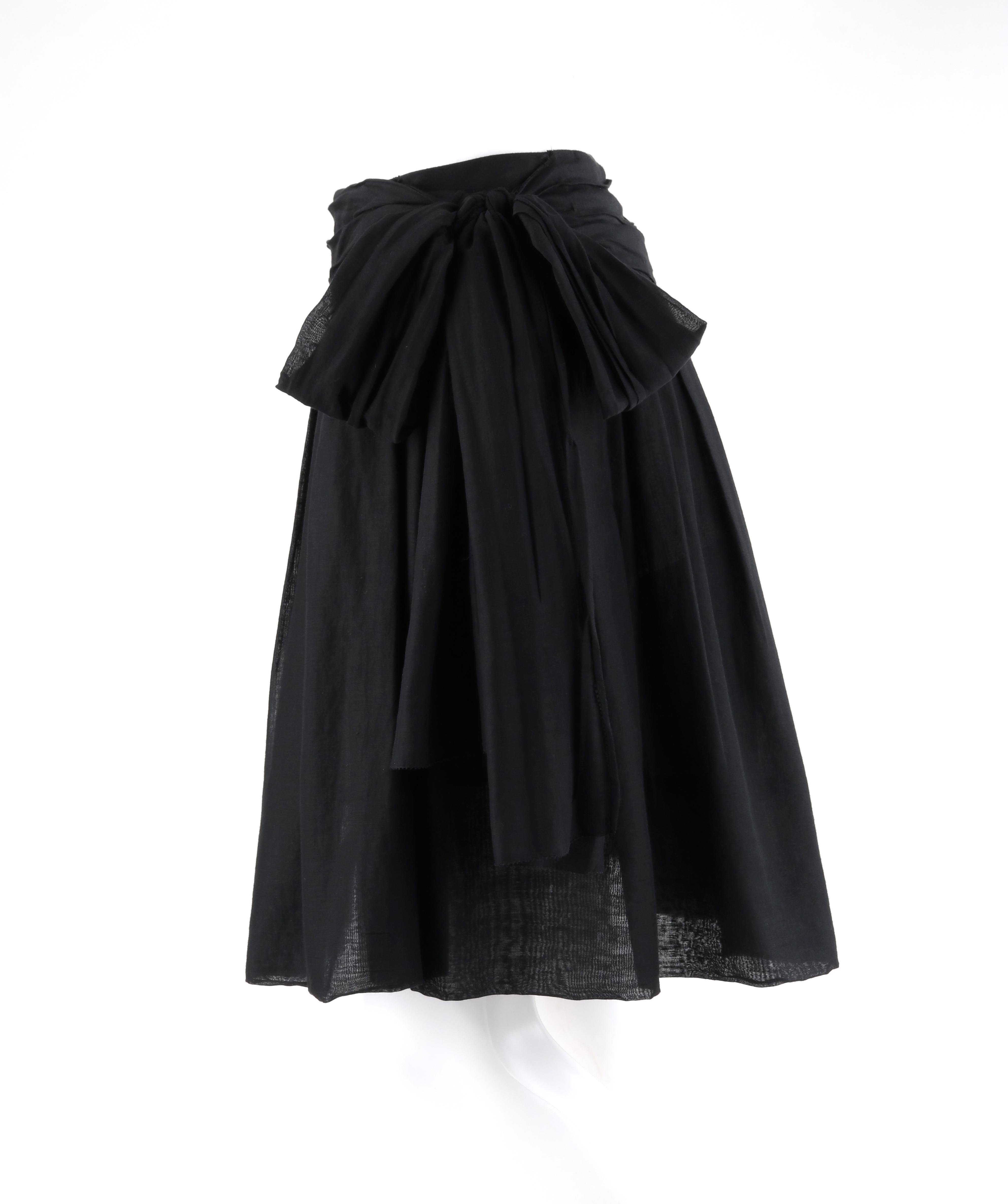 ALEXANDER McQUEEN S/S 2006 “Neptune” Black Pleated Sash Tie Circle Skirt In Good Condition In Thiensville, WI