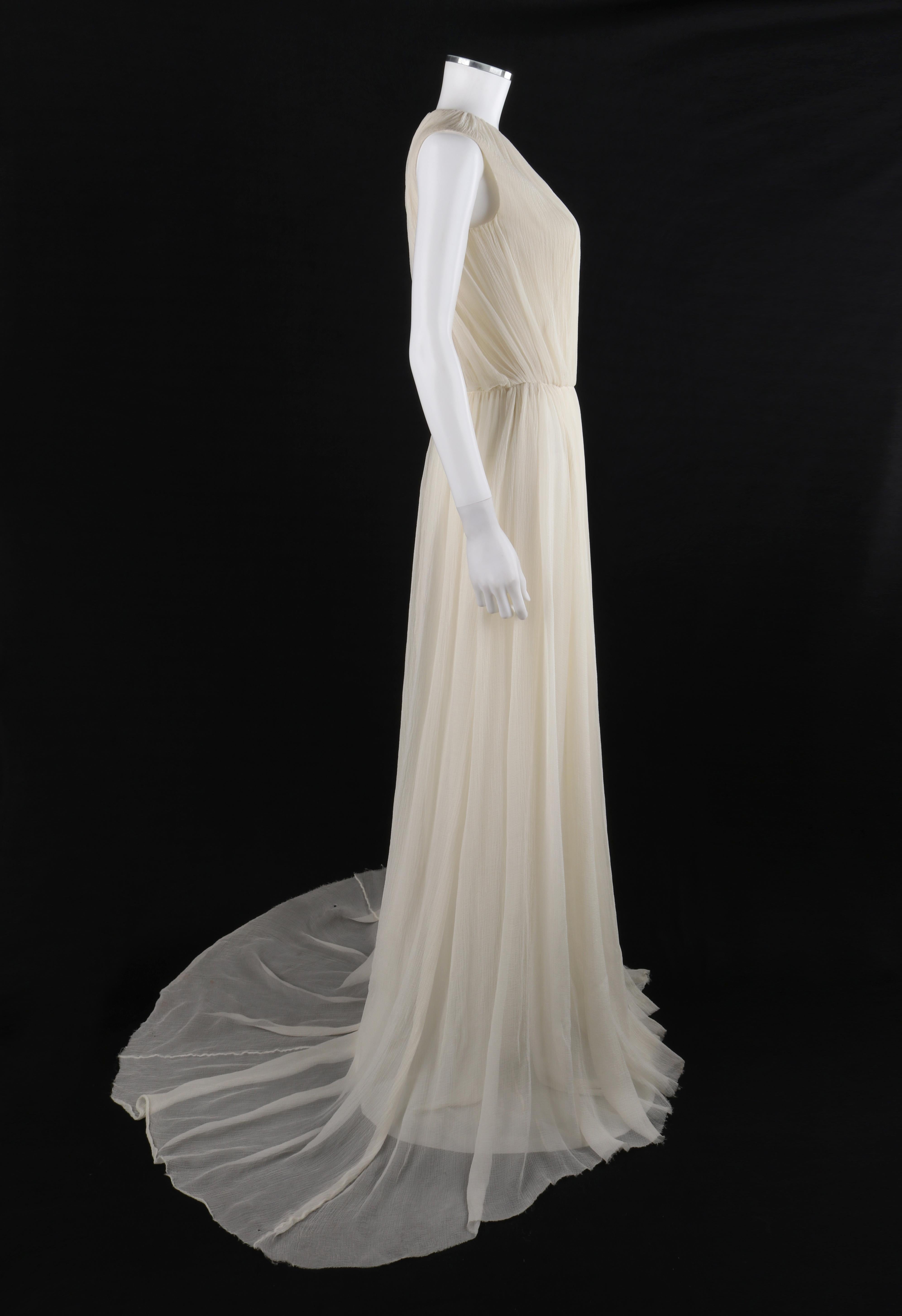 ALEXANDER McQUEEN S 2007 - Robe de bal longue en mousseline de soie ivoire Bon état - En vente à Thiensville, WI