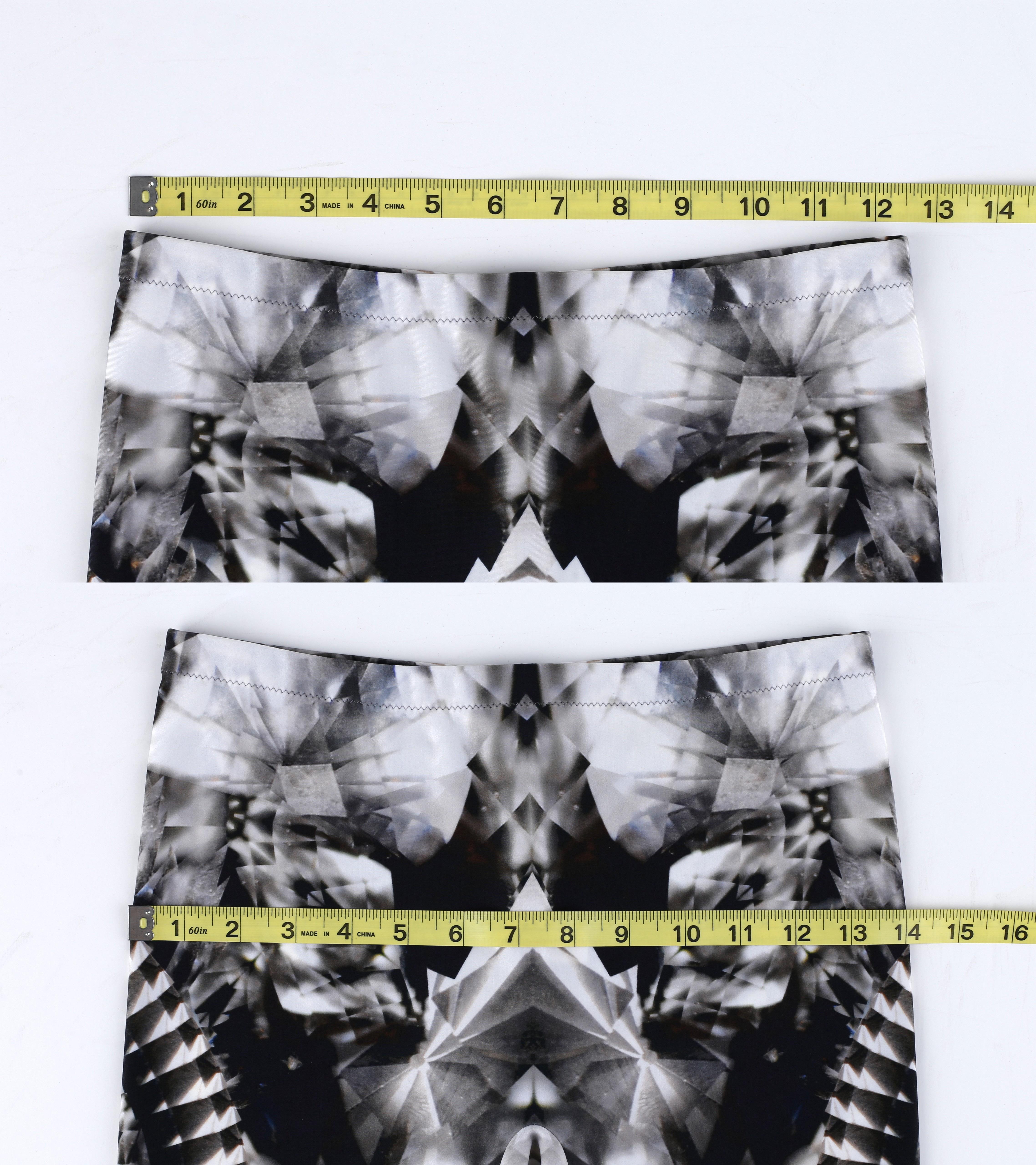 Alexander McQueen - P/E 2009 - Leggings con stampa di scheletri e caleidoscopio di cristallo L. in vendita 6