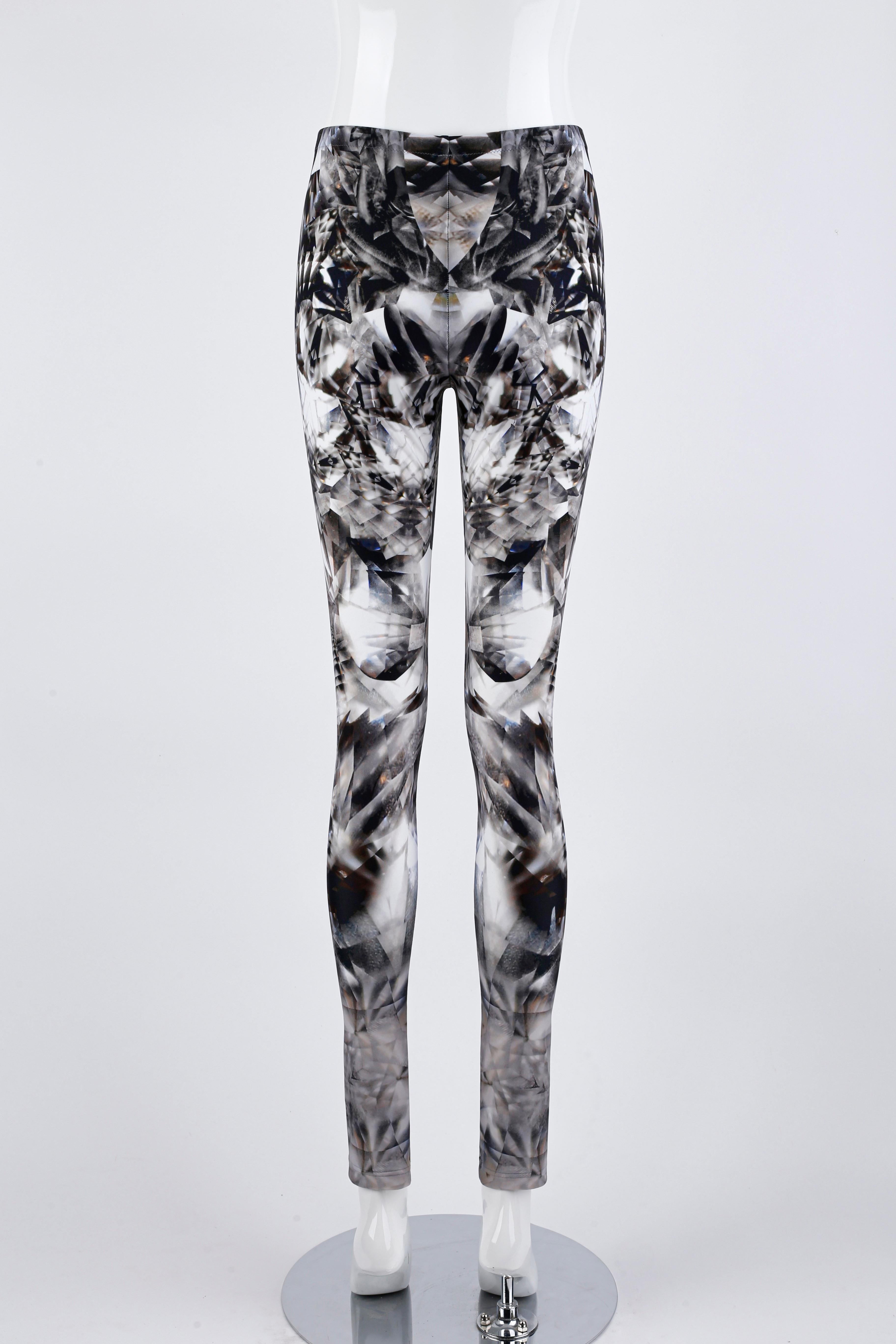 Donna Alexander McQueen - P/E 2009 - Leggings con stampa di scheletri e caleidoscopio di cristallo L. in vendita