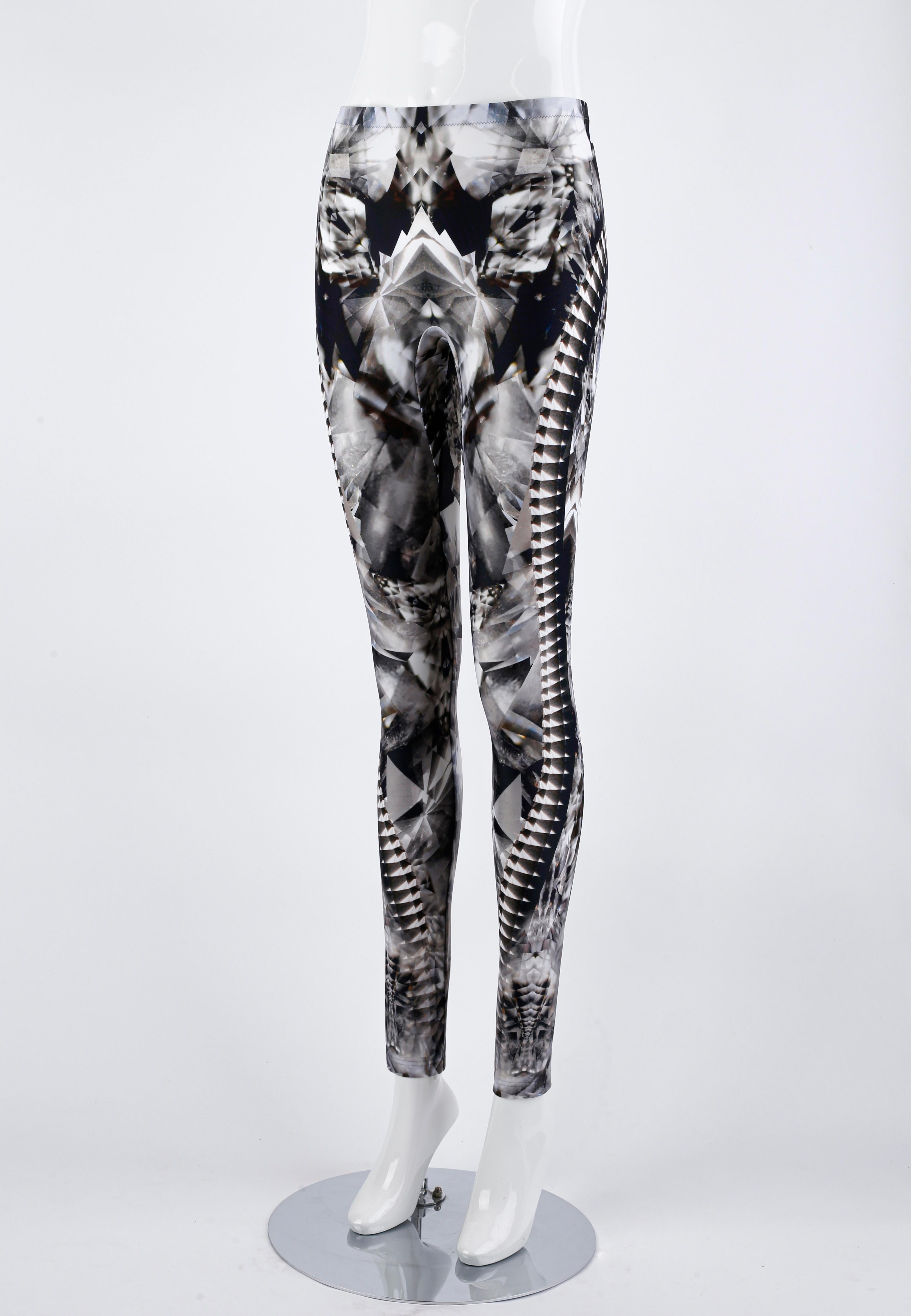 Alexander McQueen - P/E 2009 - Leggings con stampa di scheletri e caleidoscopio di cristallo L. in vendita 2