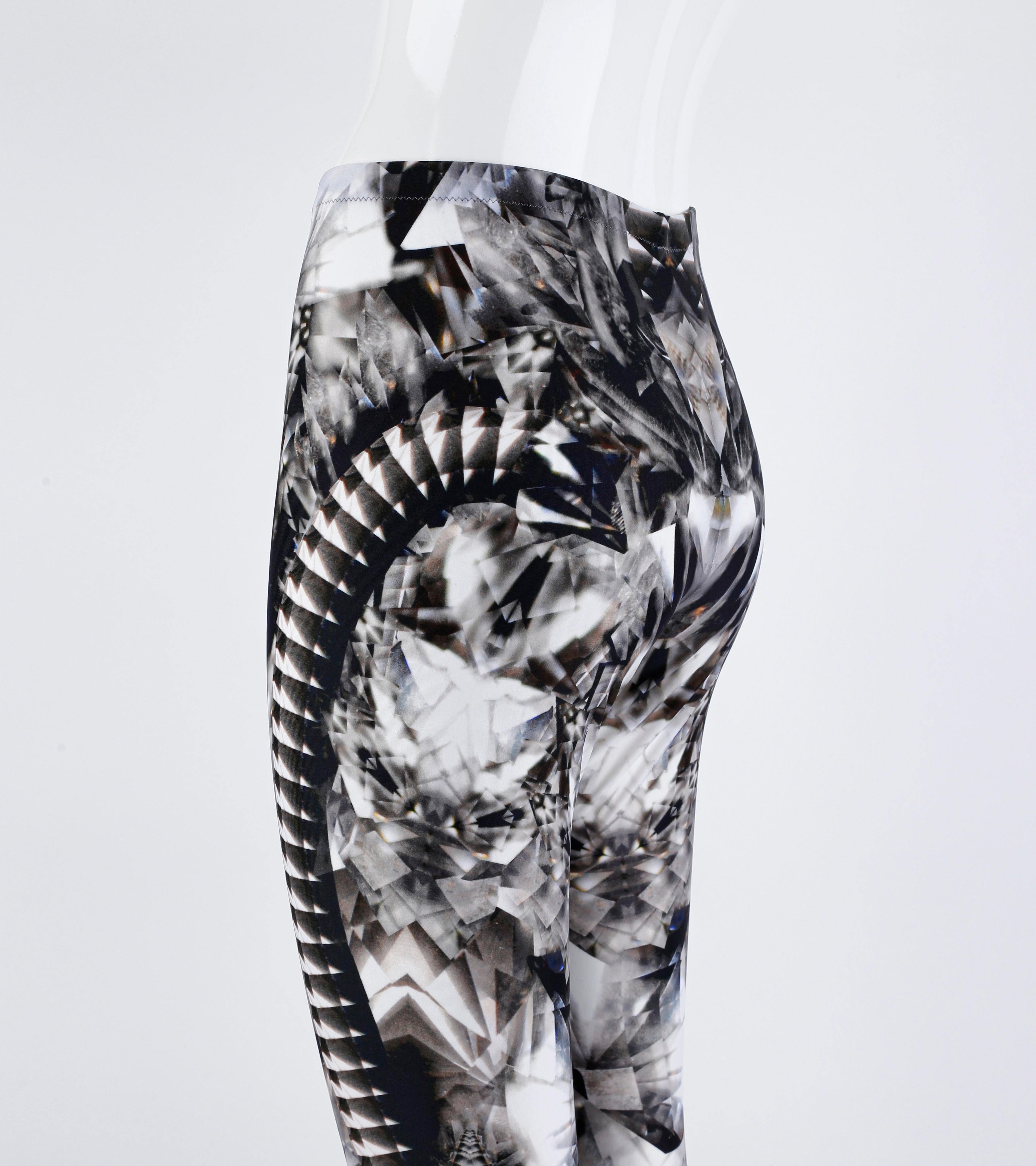 Alexander McQueen - P/E 2009 - Leggings con stampa di scheletri e caleidoscopio di cristallo L. in vendita 3