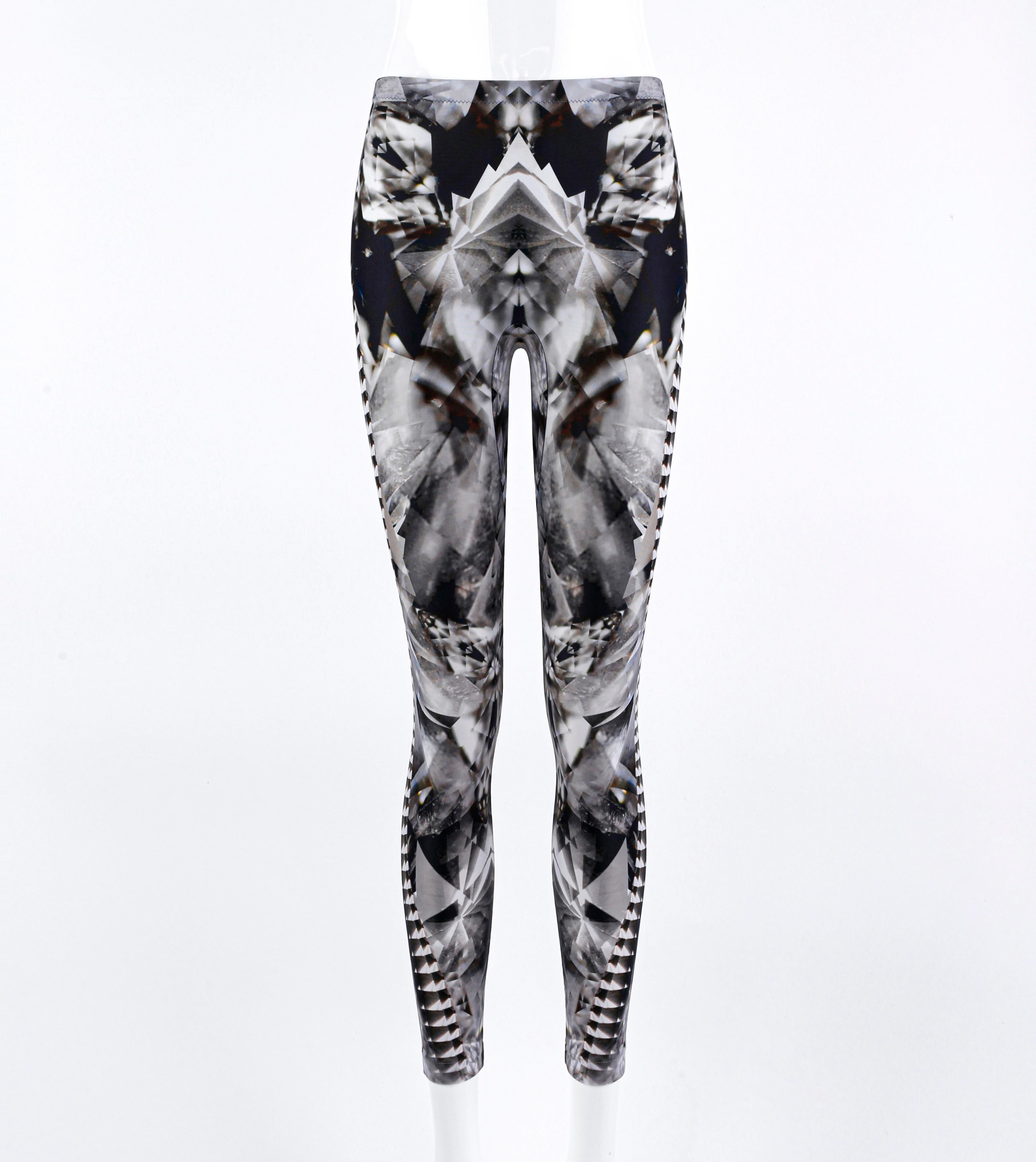 Diseñado por Alexander McQueen para la colección Primavera Verano 2009 