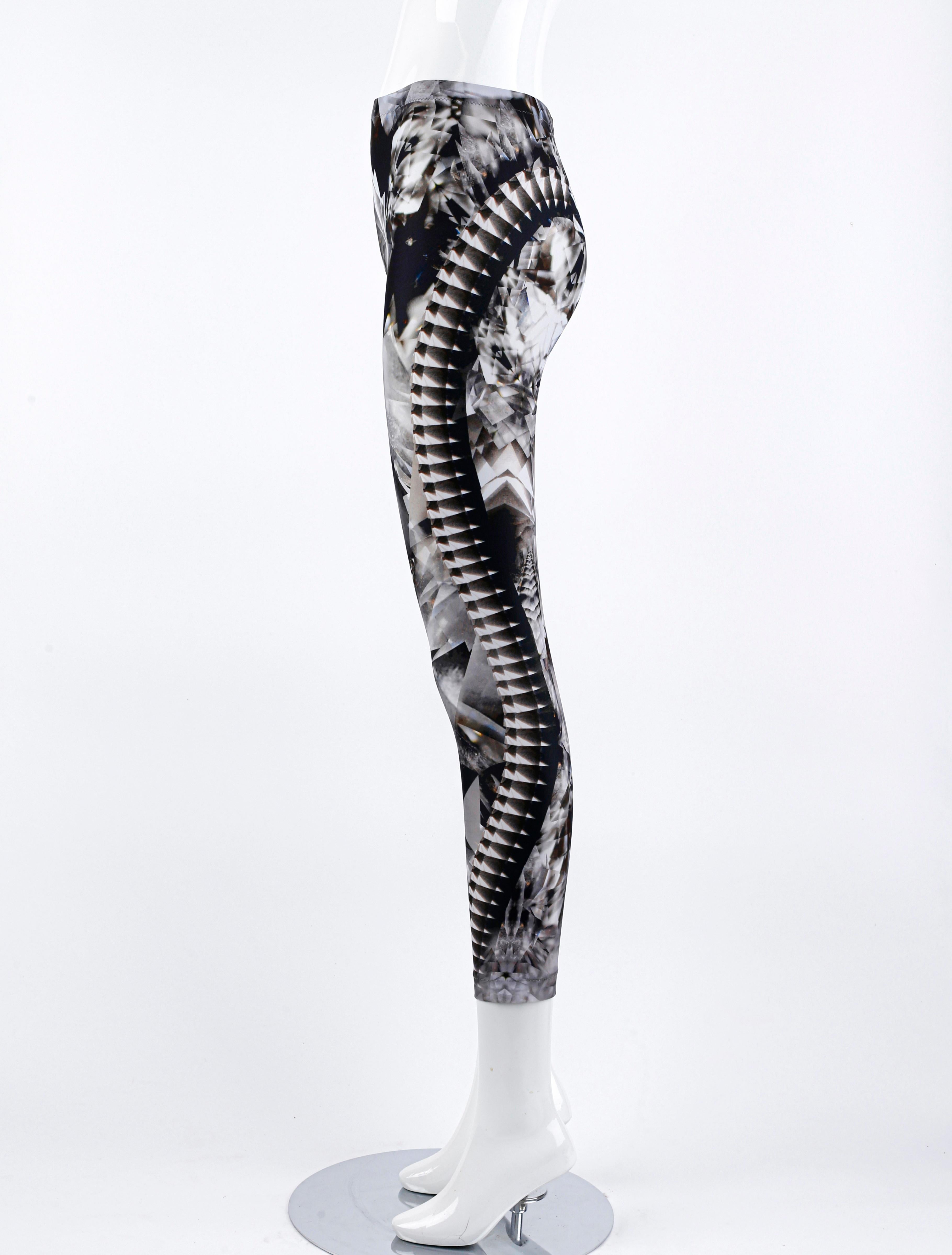 Alexander McQueen S/S 2009 Caleidoscopio de cristal con estampado de esqueleto Leggings XS en venta 1