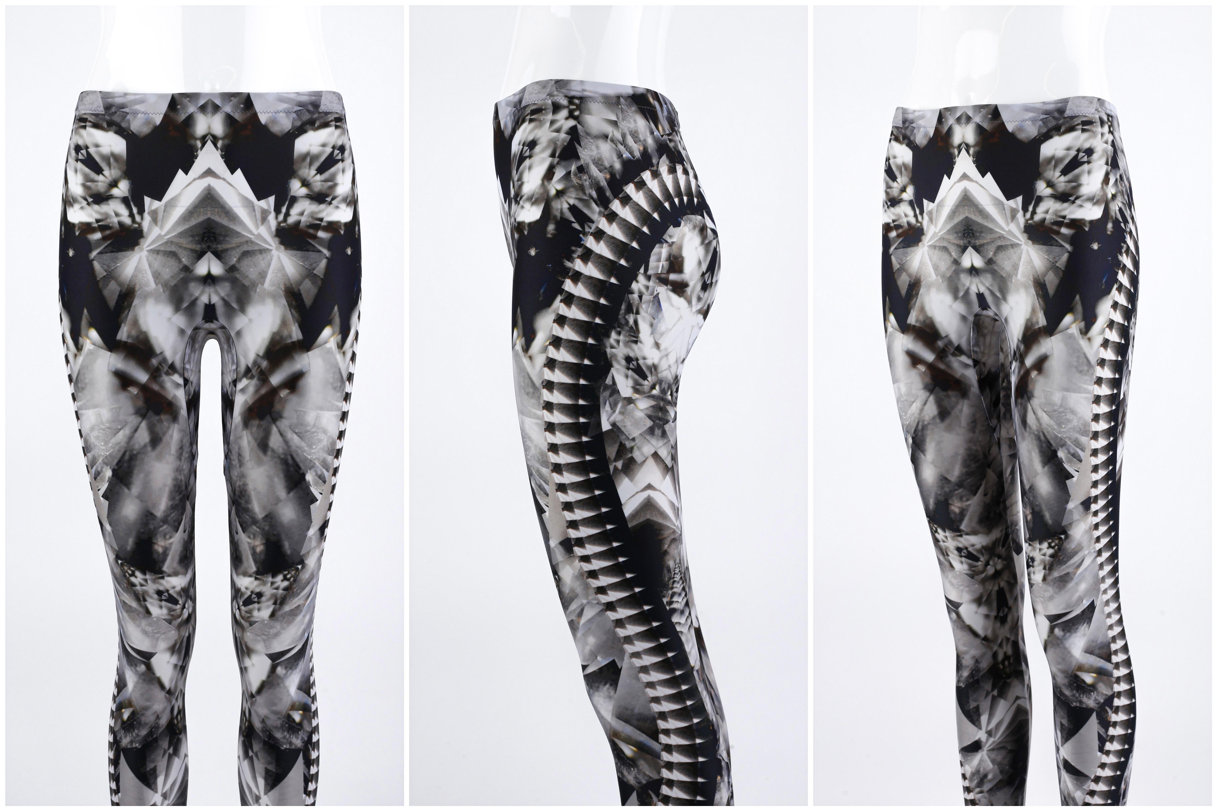Alexander McQueen S/S 2009 Caleidoscopio de cristal con estampado de esqueleto Leggings XS en venta 3