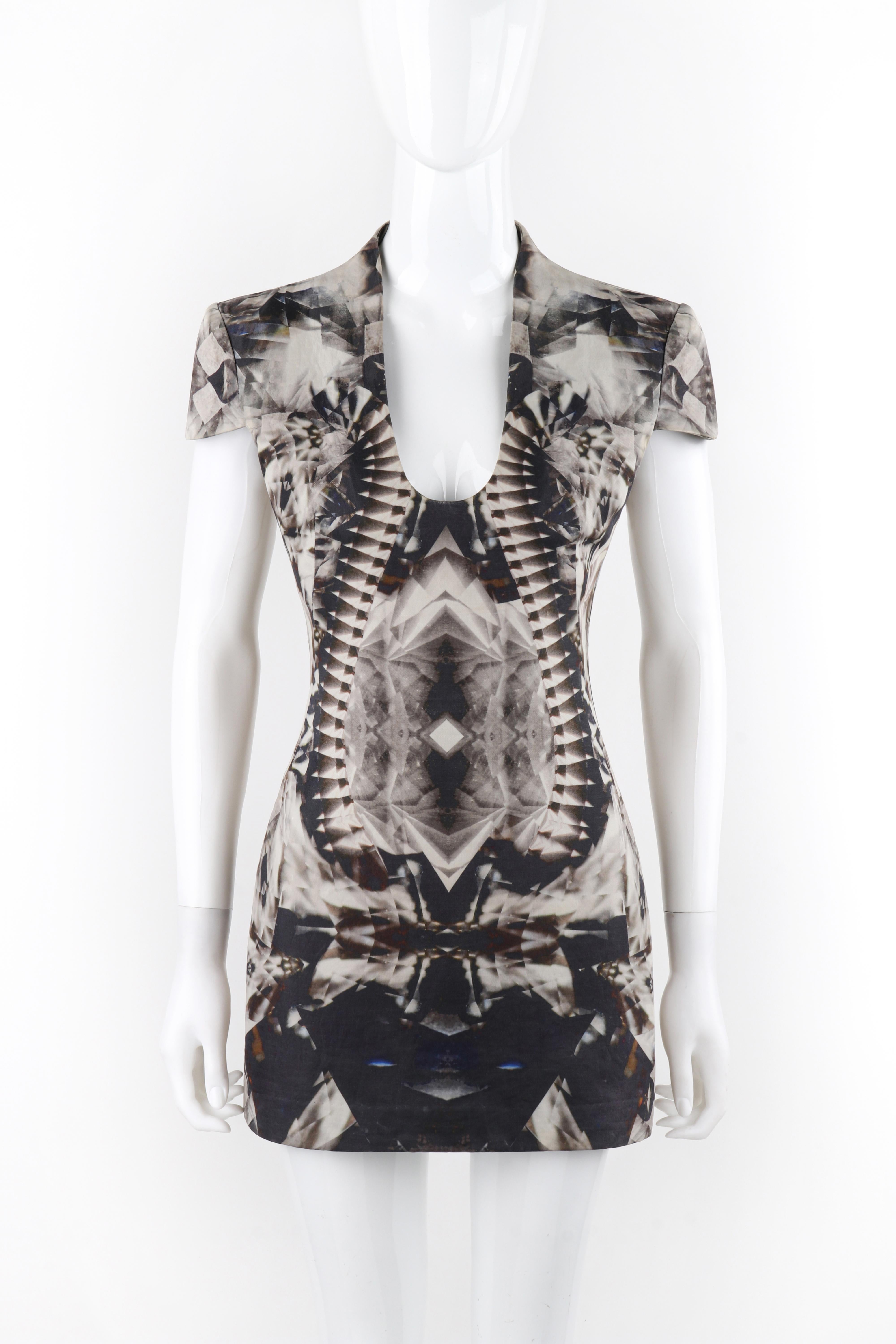 Robe kaléidoscope squelette naturelle ALEXANDER McQUEEN S/S 2009 État moyen - En vente à Thiensville, WI