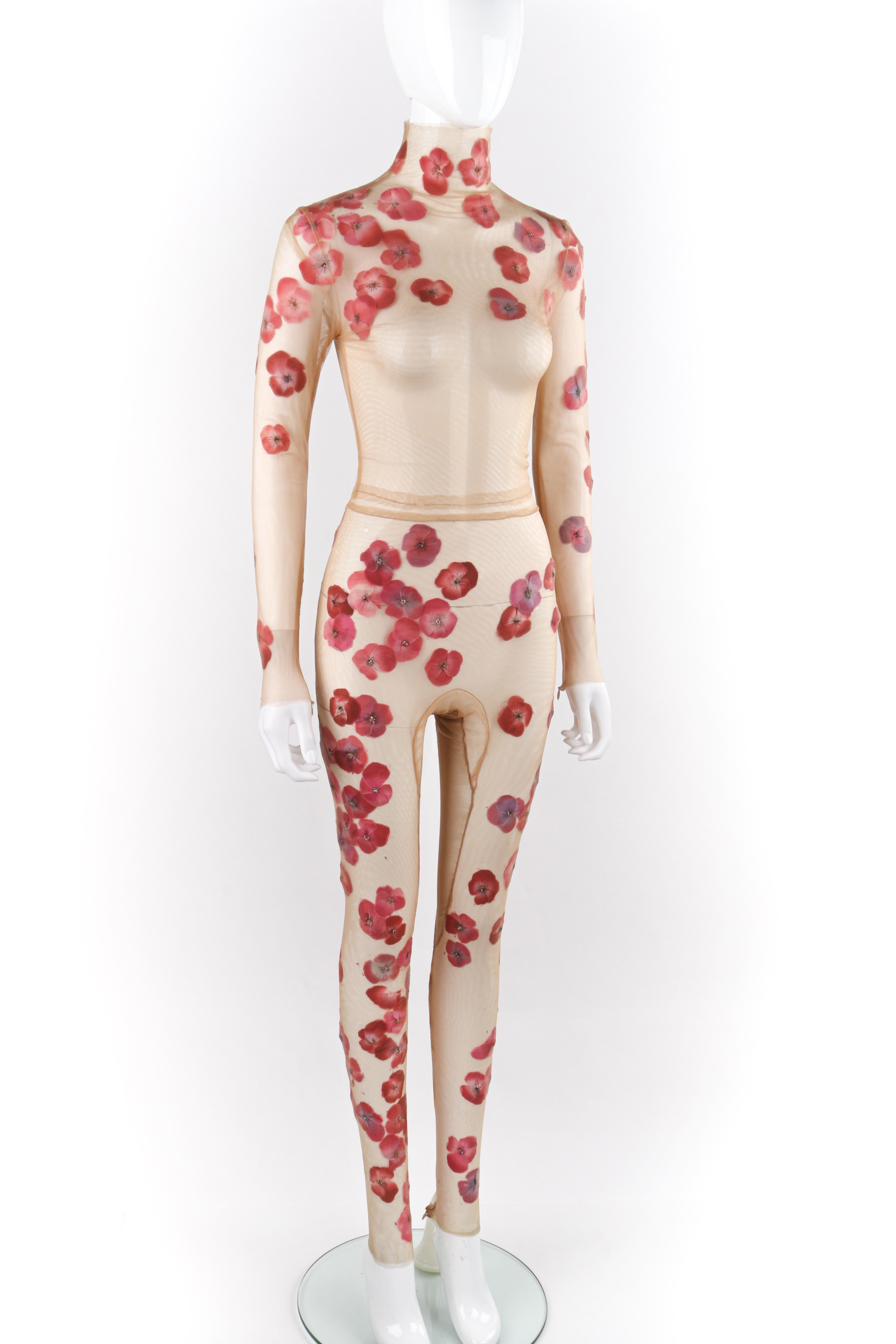 ALEXANDER McQUEEN S/S 2009 “Natural Dis-tinction Un-Natural Selection” Pink Red Floral Sheer Nude Mesh Bodysuit
 
Brand / Manufacturer: Alexander McQueen
Collection: S/S 2009 “Natural Dis-tinction Un-Natural Selection