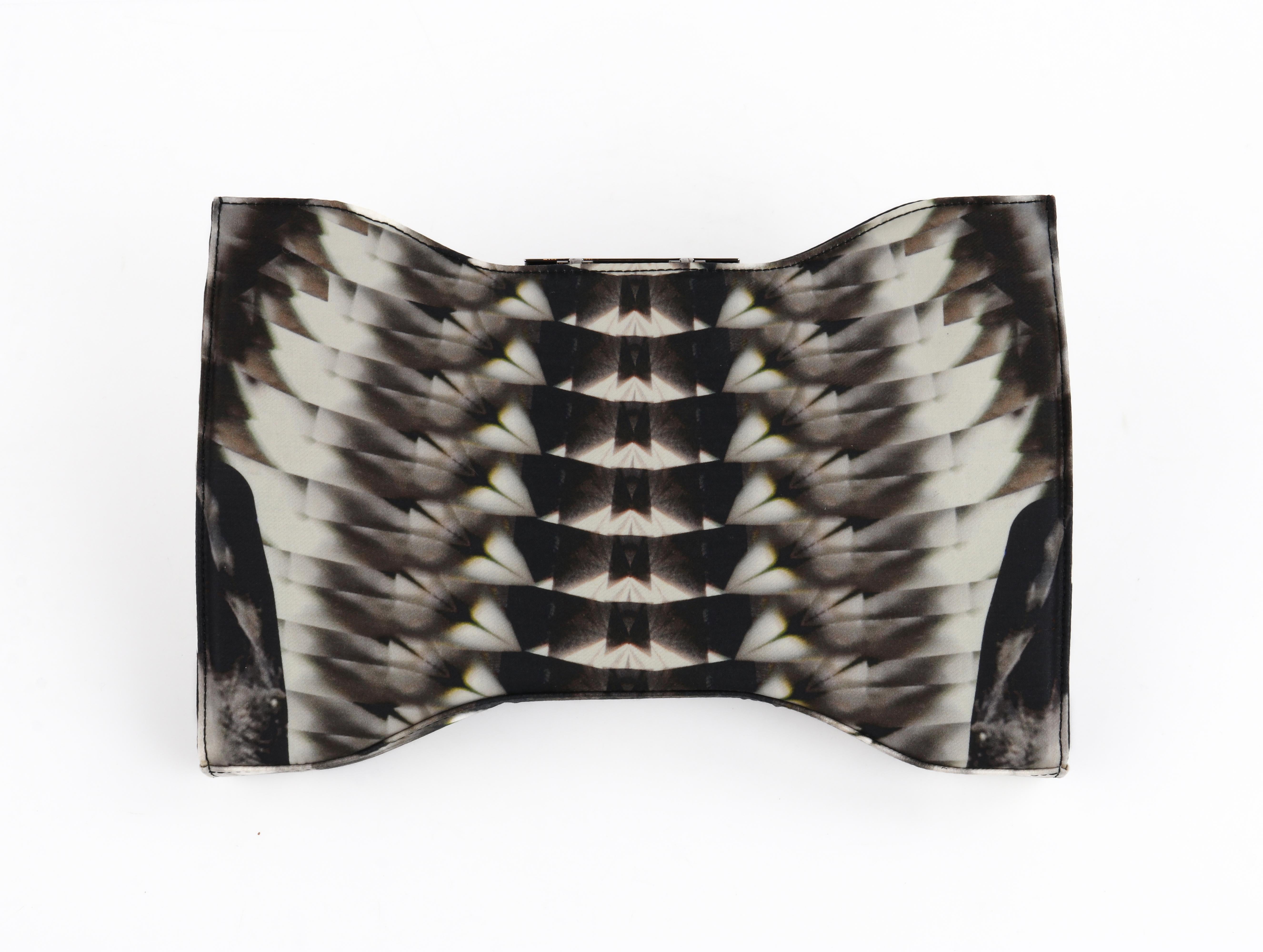 Donna Alexander McQueen P/E 2009: Pochette oversize con stampa scheletro e caleidoscopio in vendita