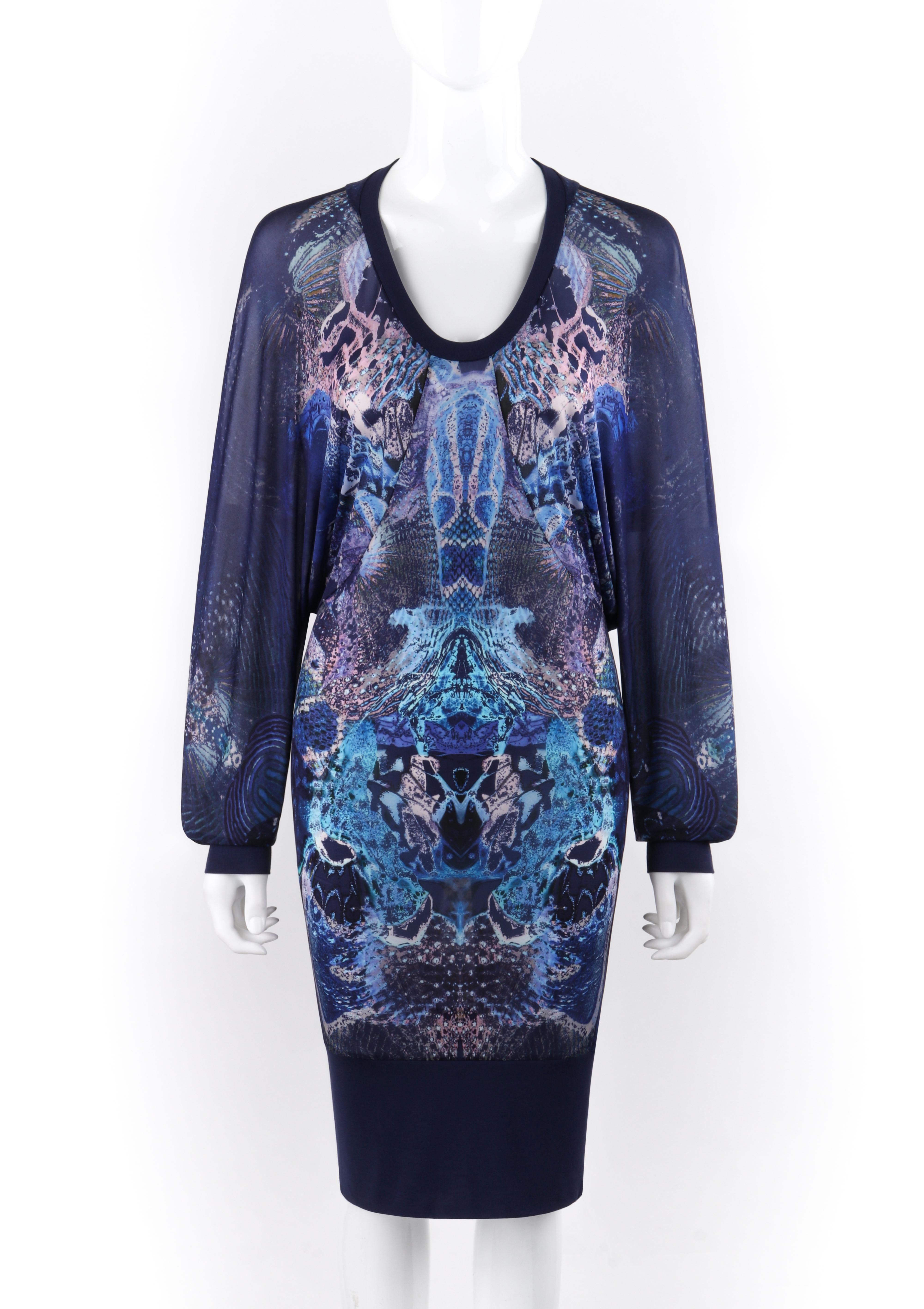 ALEXANDER McQUEEN S/S 2010 “Plato's Atlantis” Kaleidoscope Dolman Sleeve Dress 
 
Brand / Manufacturer: Alexander McQueen
Collection: S/S 2010
Style: Dolman sleeve bodycon dress
Color(s): Shades of blue, purple, green, and white
Lined: No
Marked