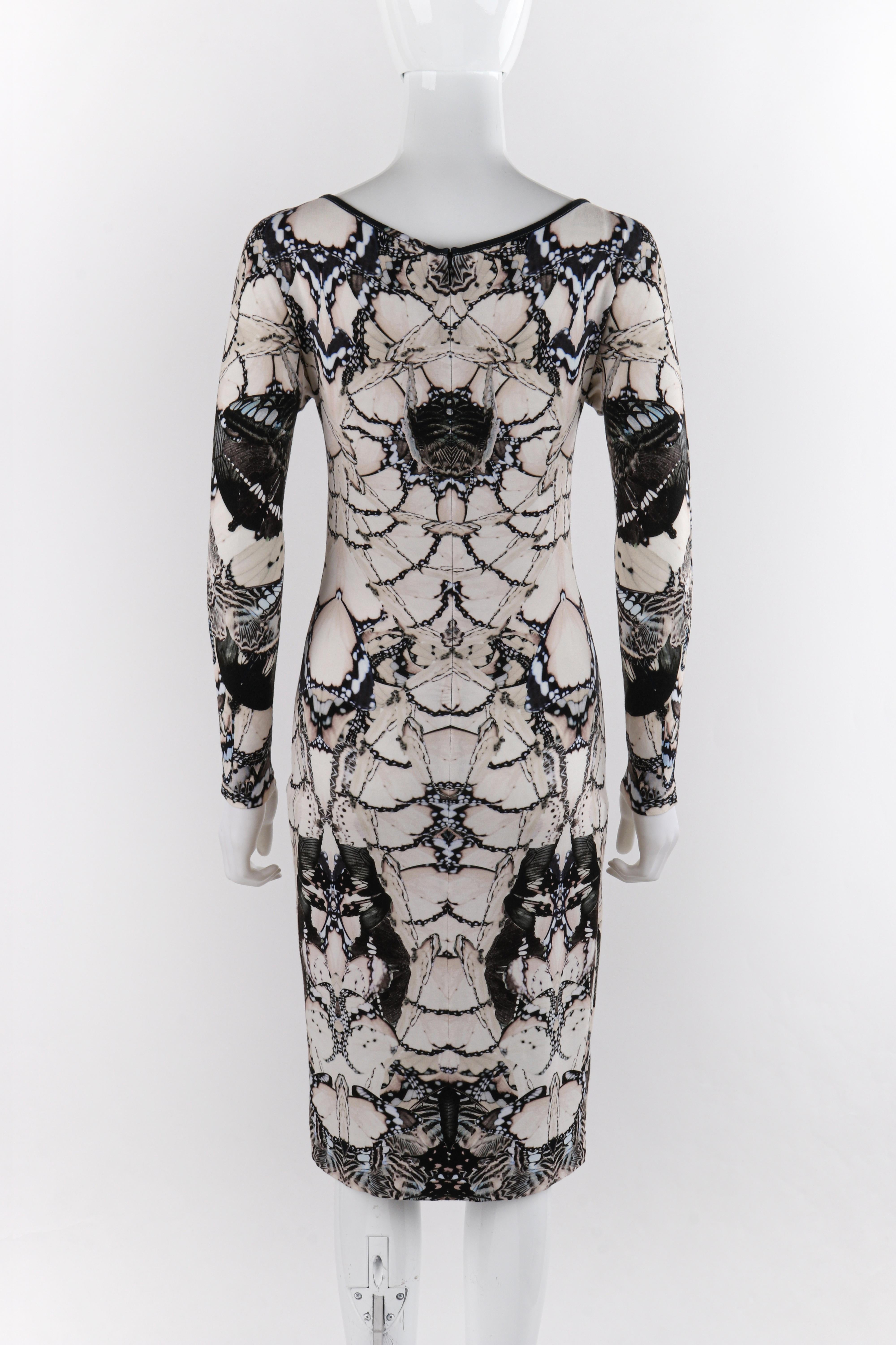 ALEXANDER McQUEEN S/S 2011 - Robe fourreau en maille noire, blanche et crème à imprimé papillon Pour femmes en vente