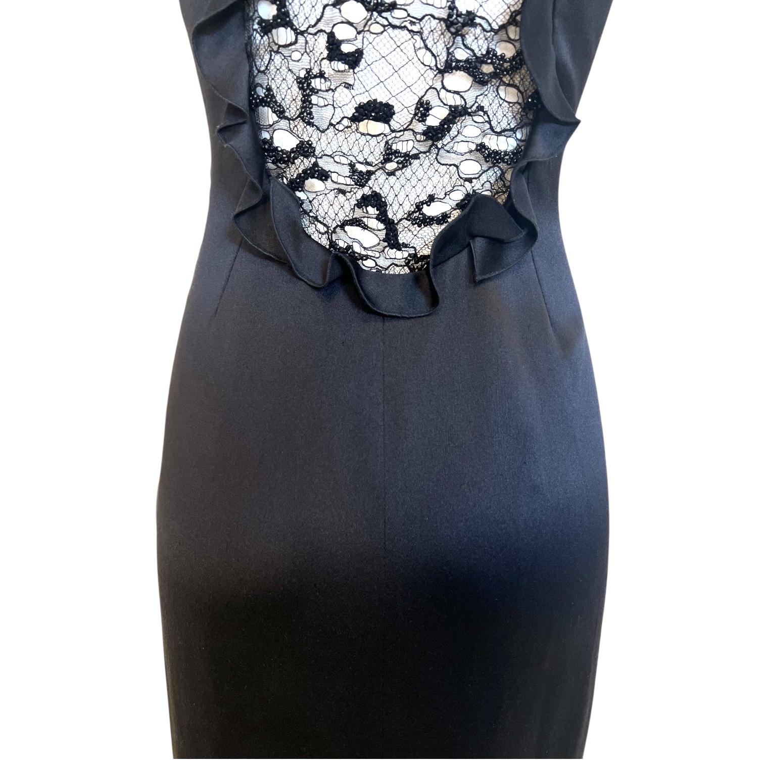 Alexander McQueen, abito P/E 2012 con corpetto in pizzo e volant in seta nera in vendita 1