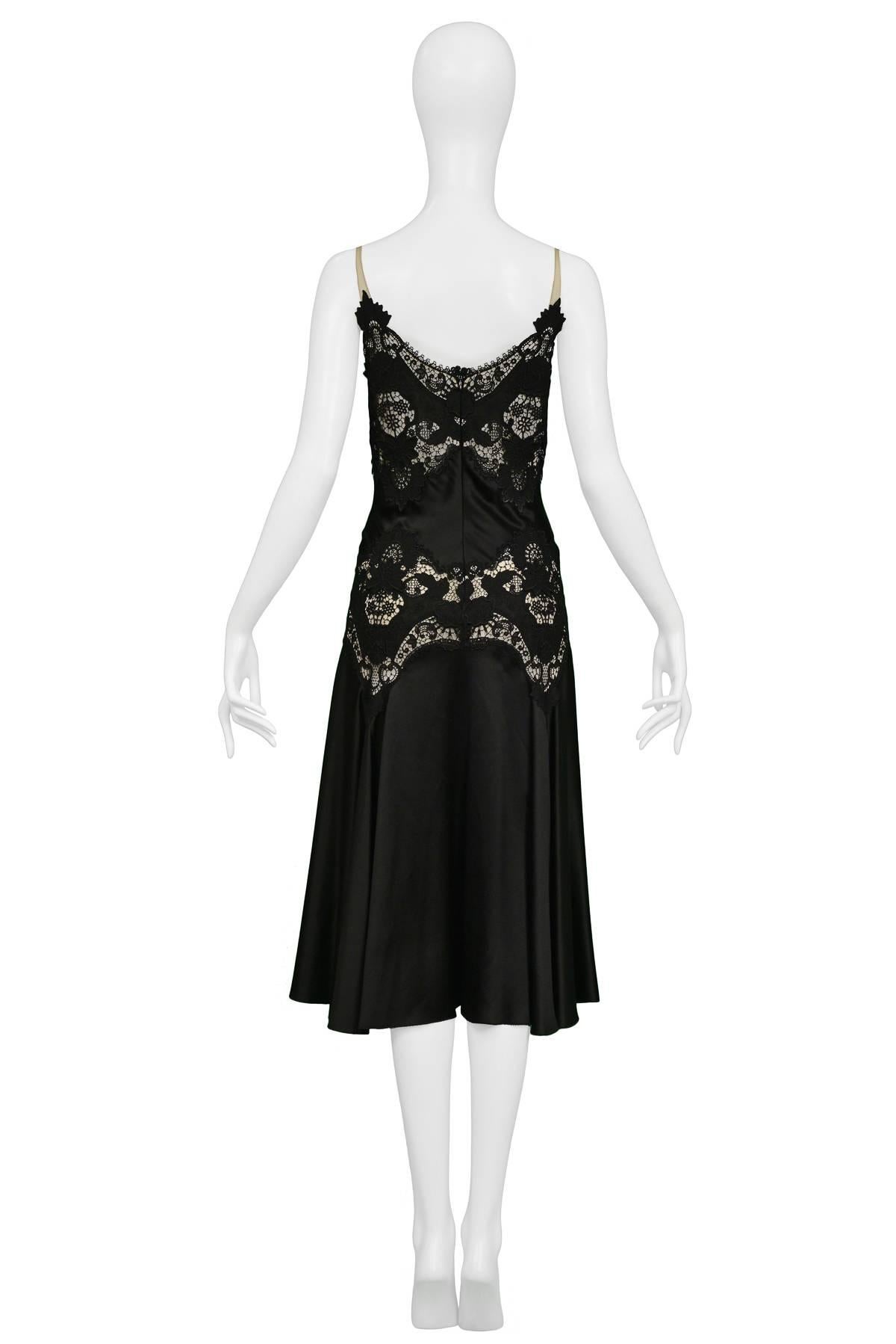 SATIN & LACE DRESS 2005
Condition : Excellent Vintage Condition
Size : 40
Measurements : 32