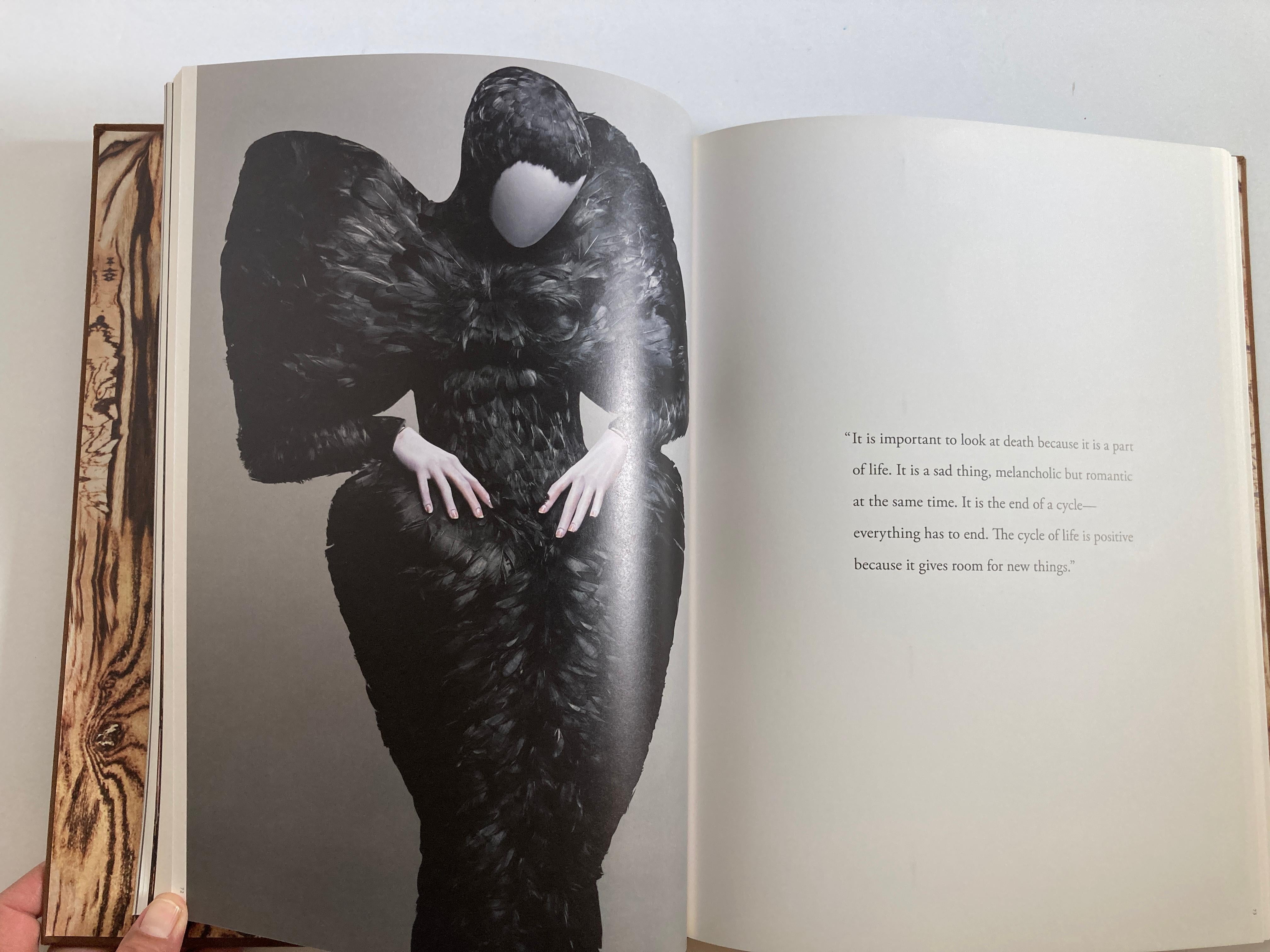Alexander McQueen Savage Beauty Fashion Art Table Book In Good Condition In North Hollywood, CA