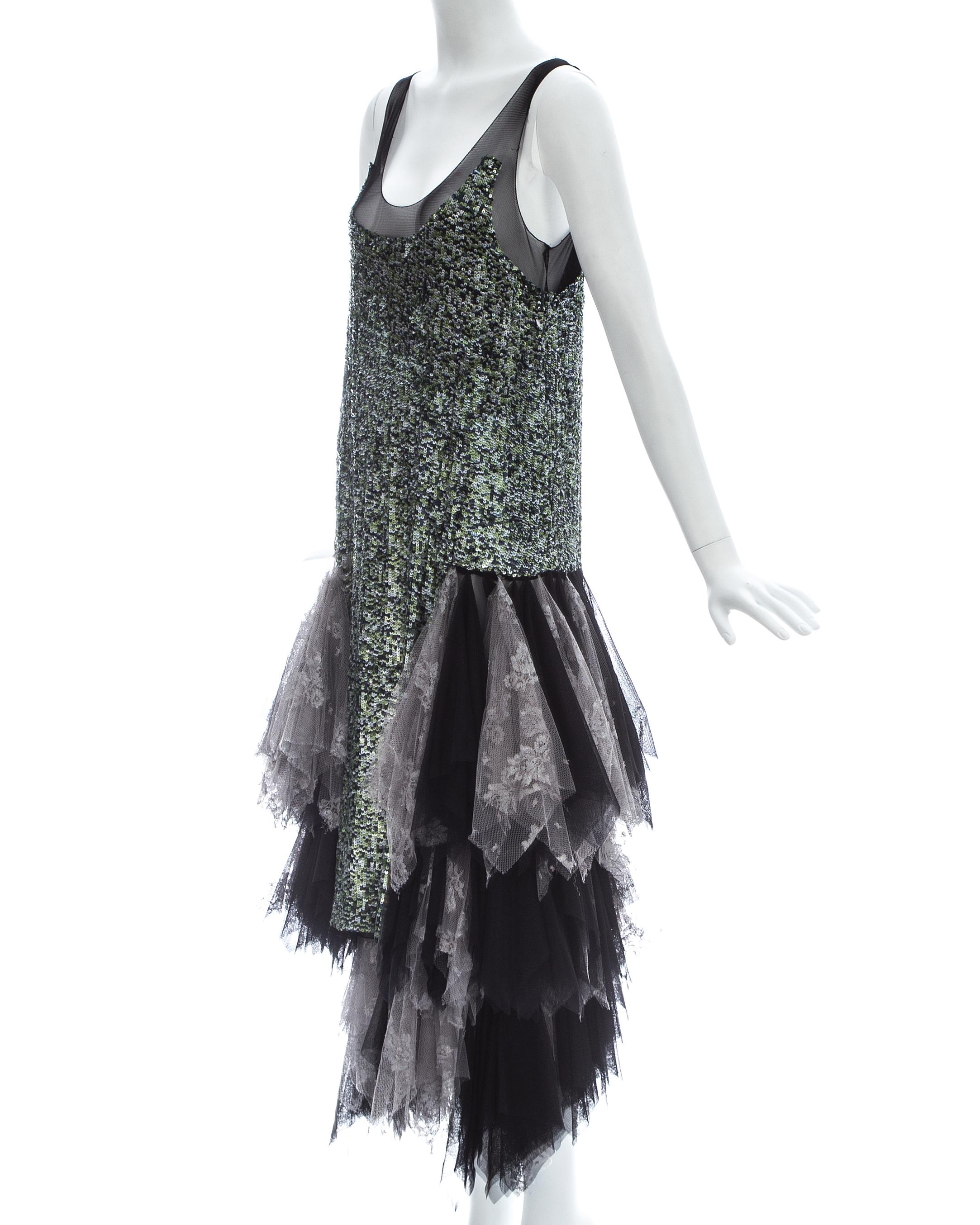 Alexander McQueen Flapper-Kleid aus Tüll mit Pailletten und Spitze, H/W 2001 für Damen oder Herren im Angebot